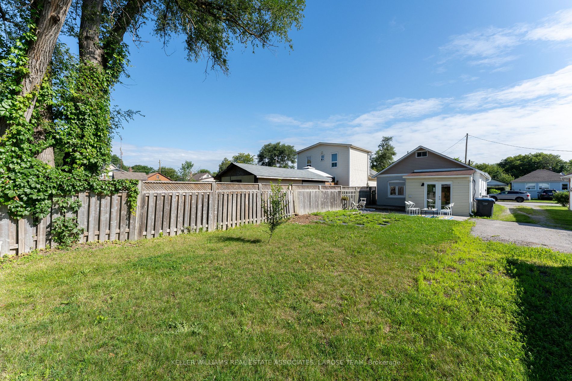 1106 Westmount Ave