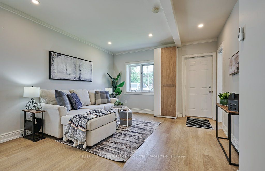 1106 Westmount Ave