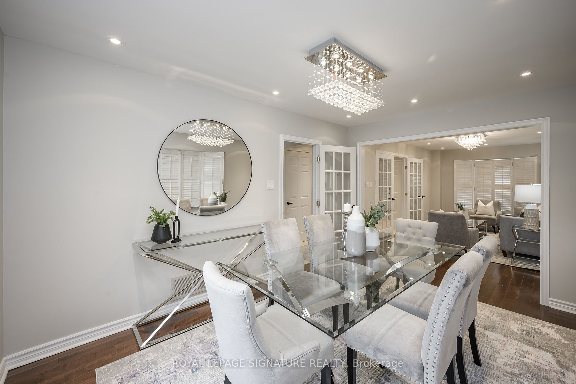 6919 Hickling Cres