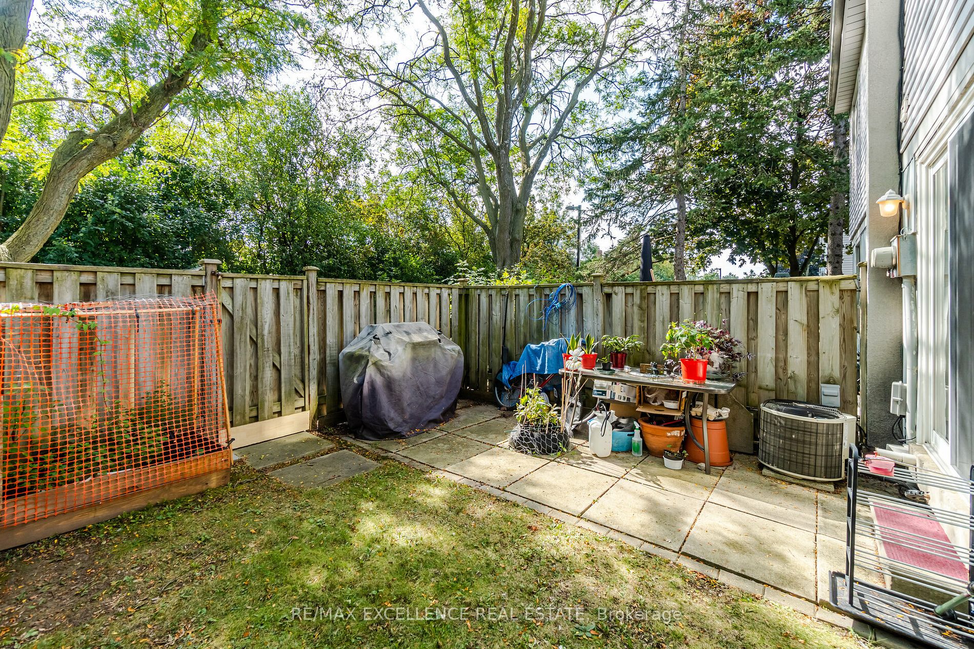 121 Falconer Dr, #8