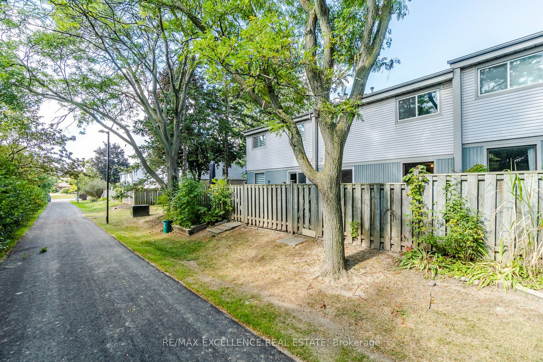 121 Falconer Dr, #8
