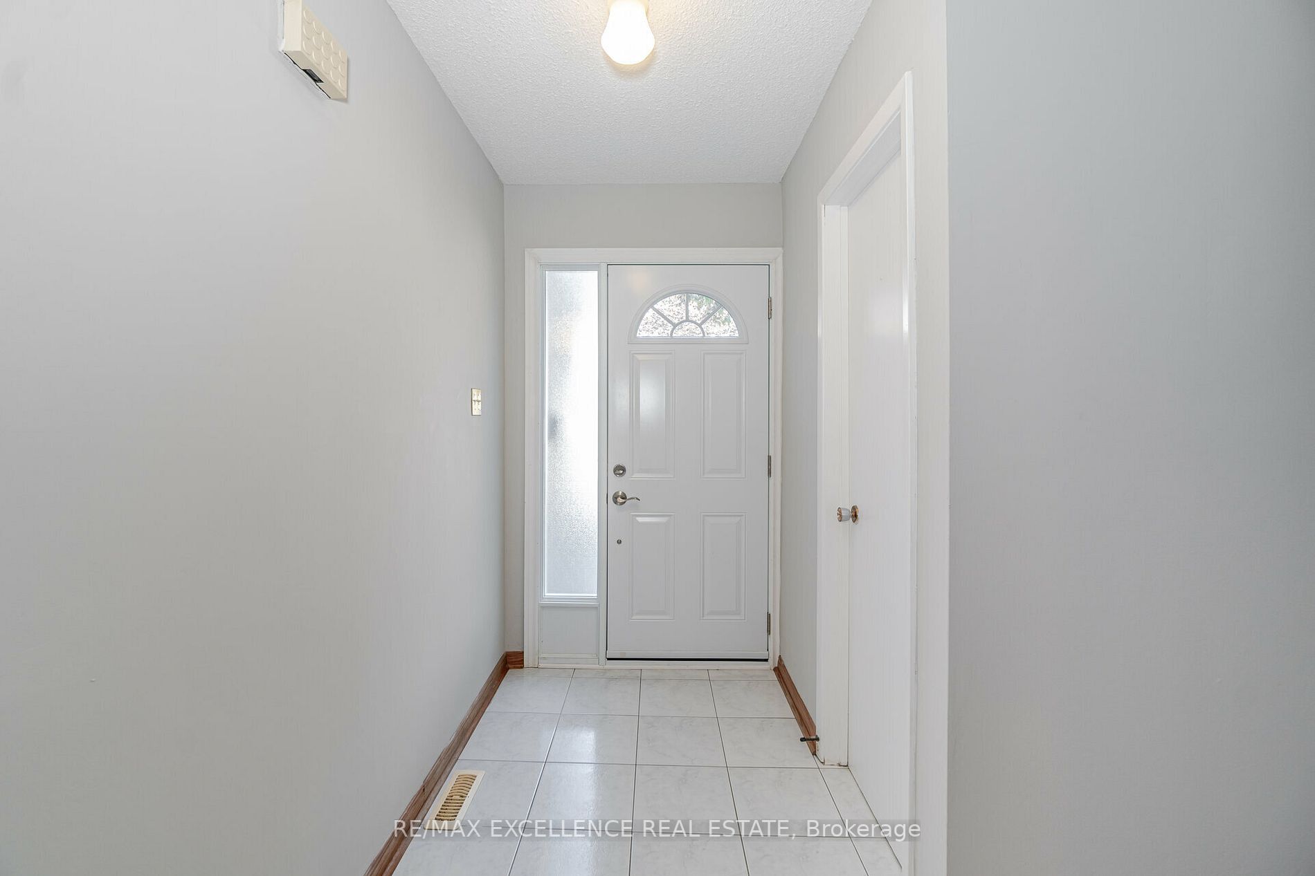 121 Falconer Dr, #8