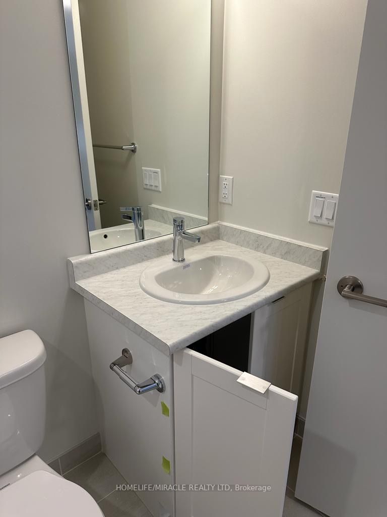 62 Sky Harbour Dr, #209