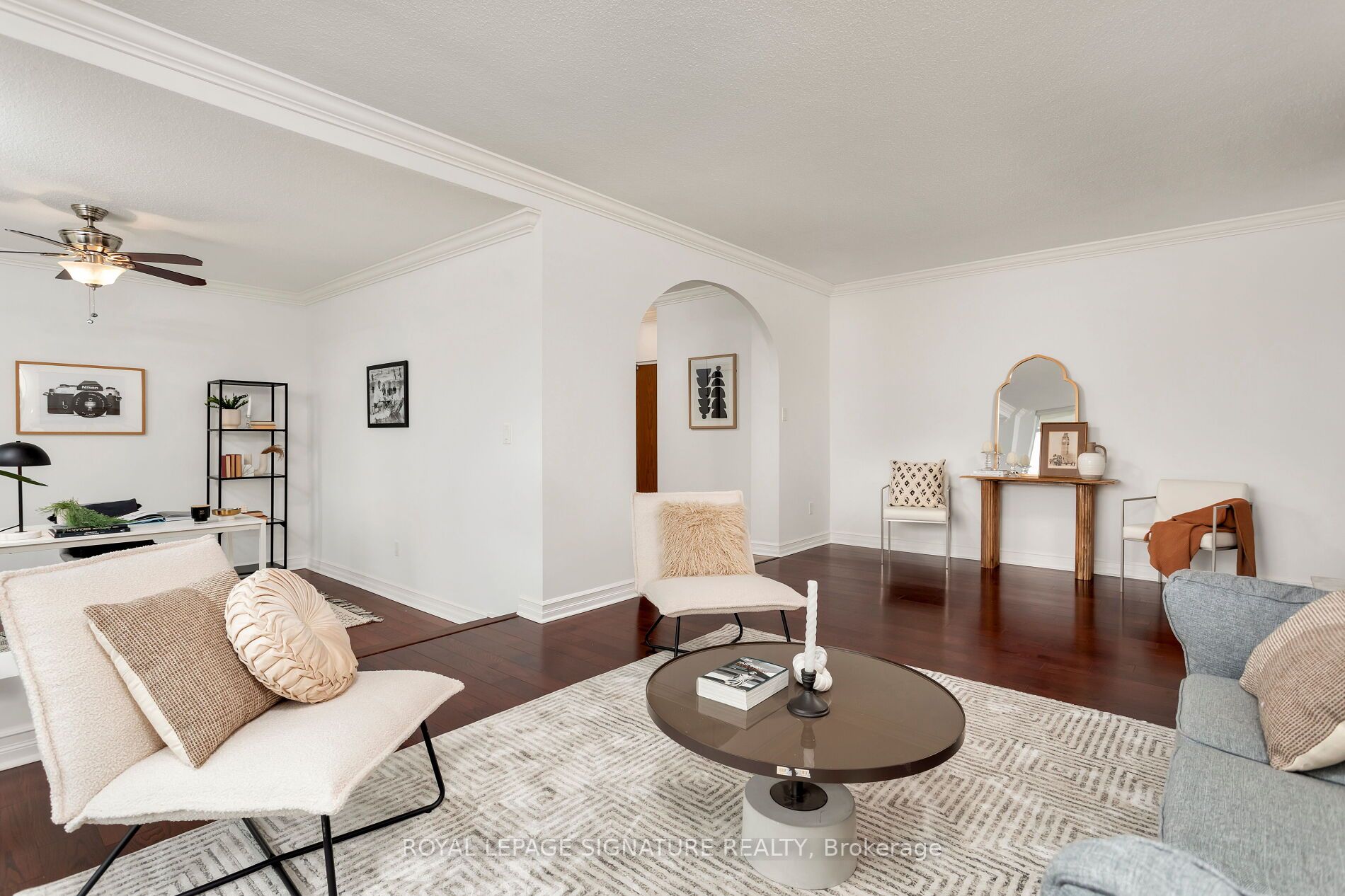 5250 Lakeshore Road, #607