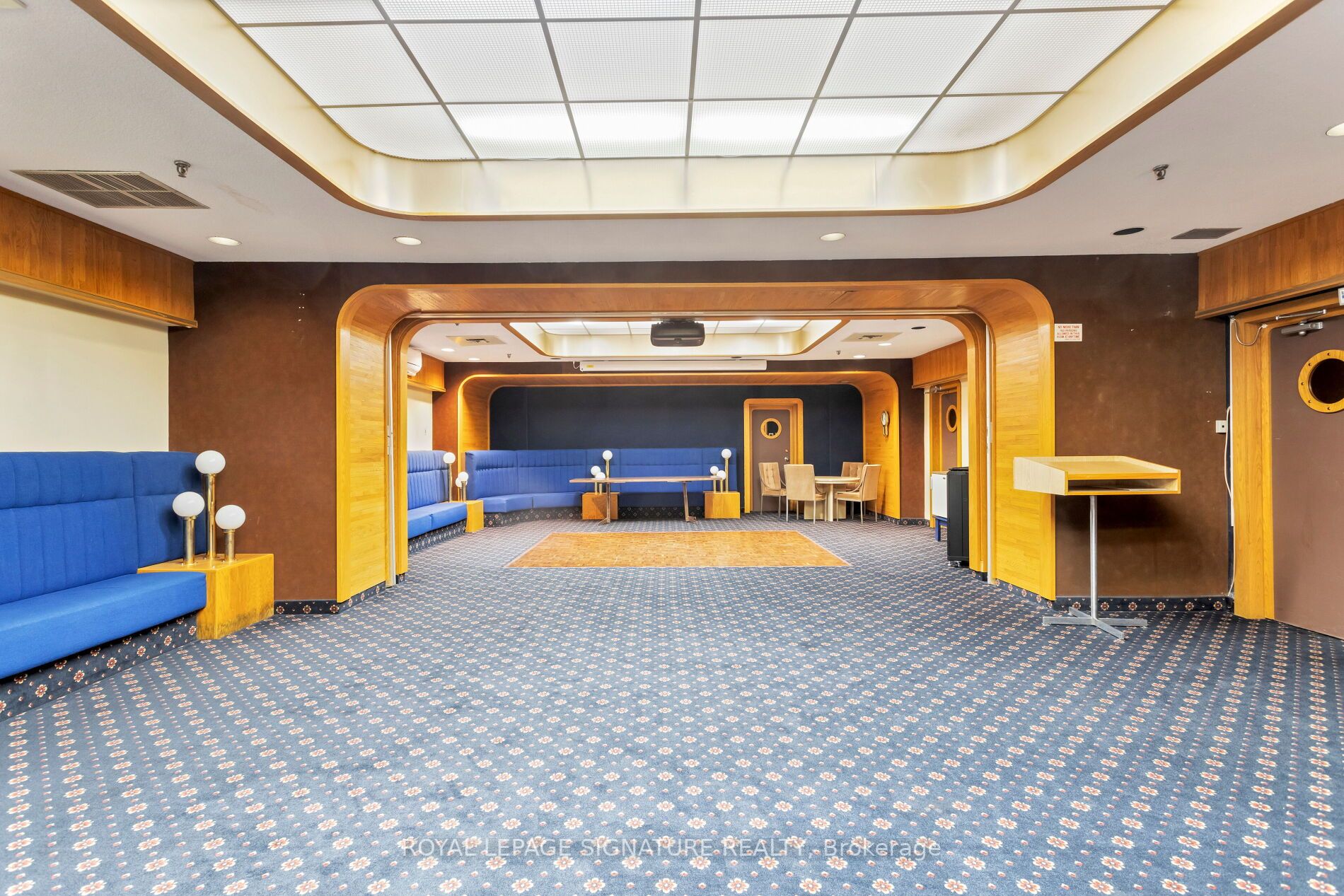 5250 Lakeshore Road, #607