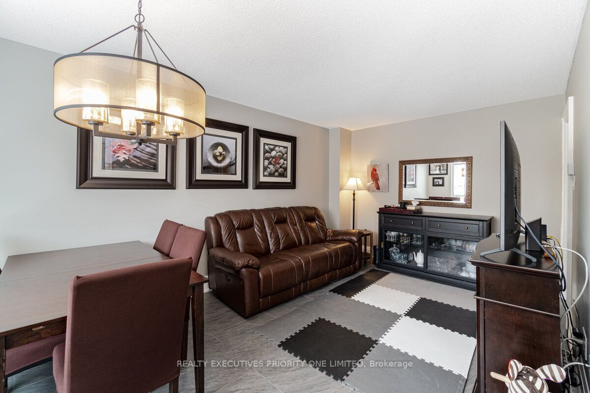 65 Wood Circle