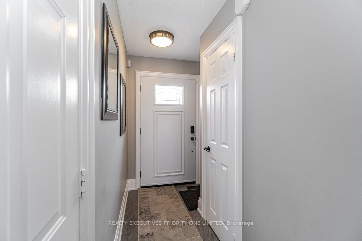 65 Wood Circle