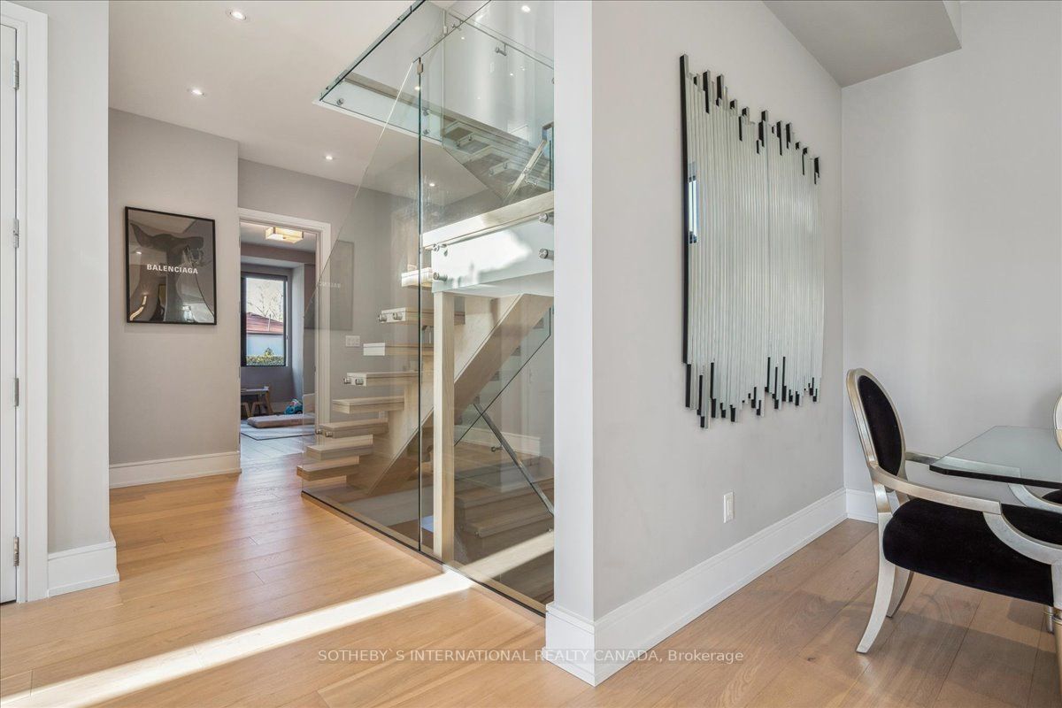 458 Jeanette Dr