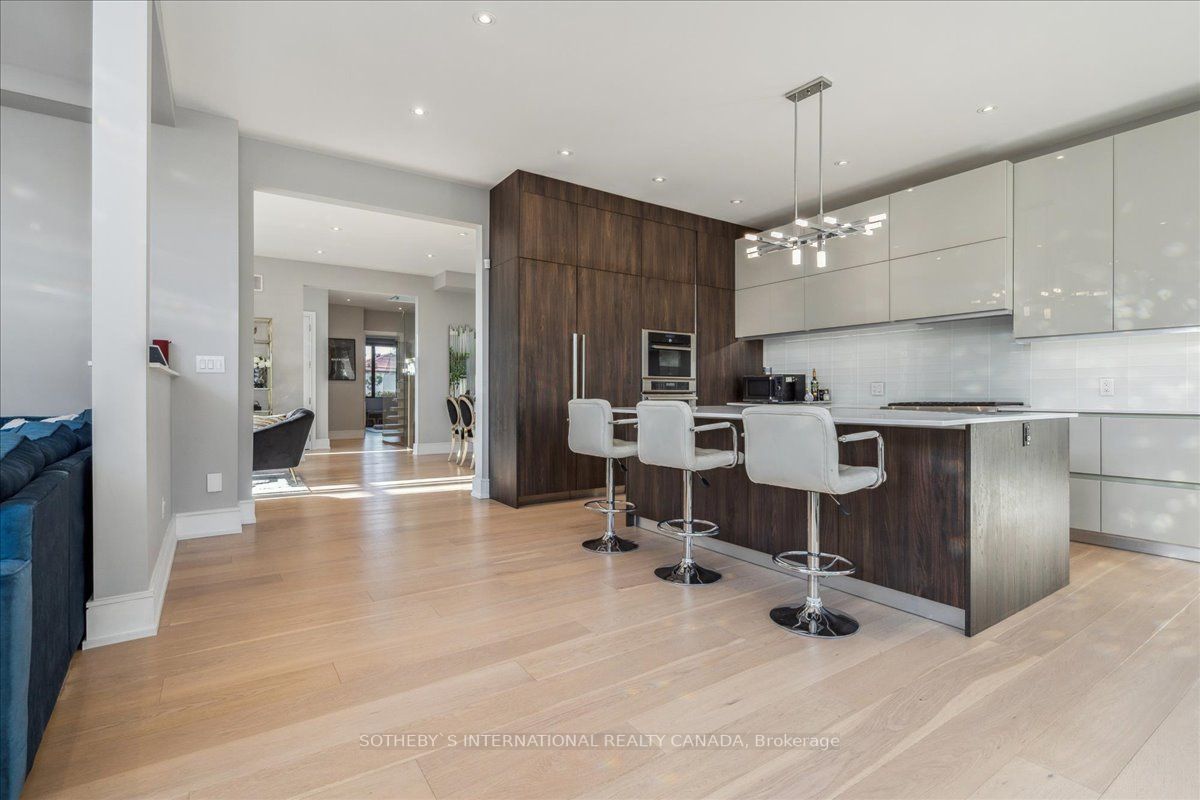 458 Jeanette Dr