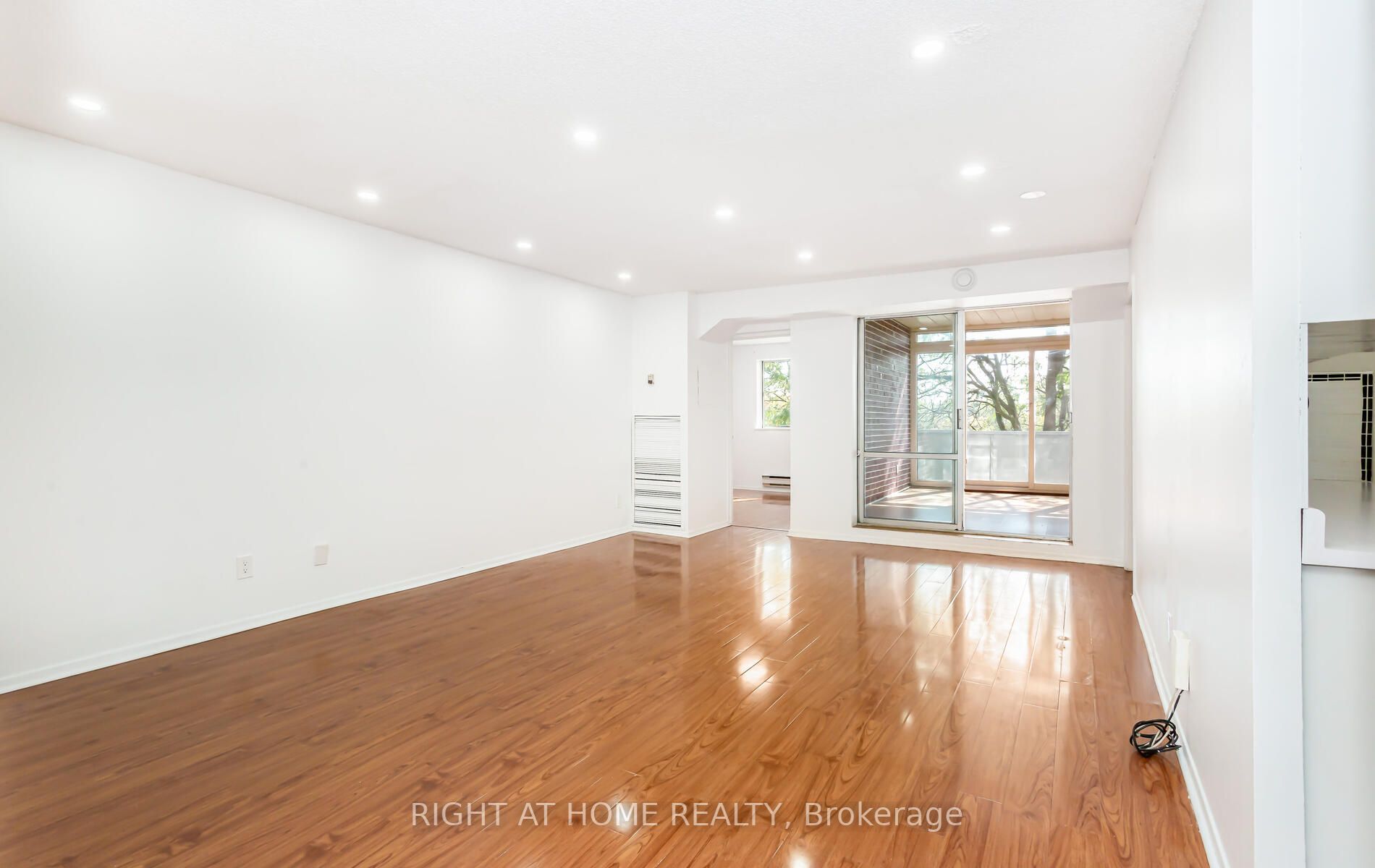 3025 The Credit Woodlands Drive, #208