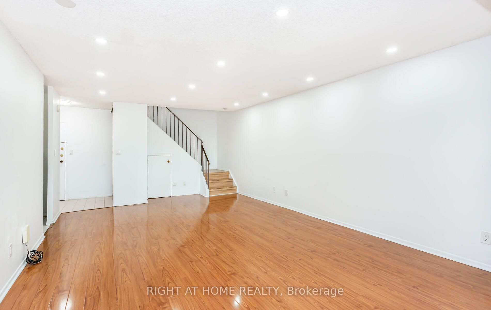 3025 The Credit Woodlands Drive, #208