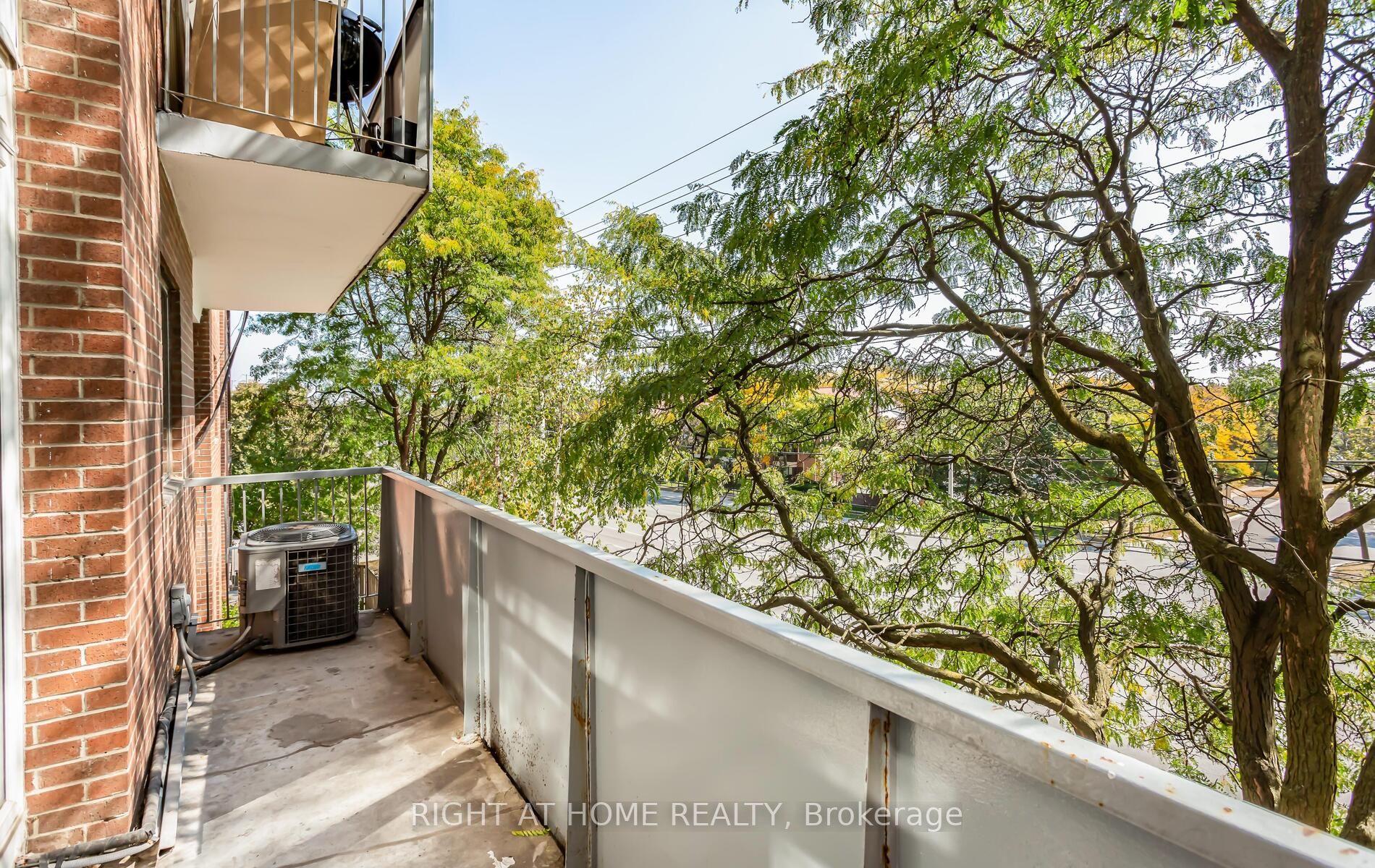 3025 The Credit Woodlands Drive, #208