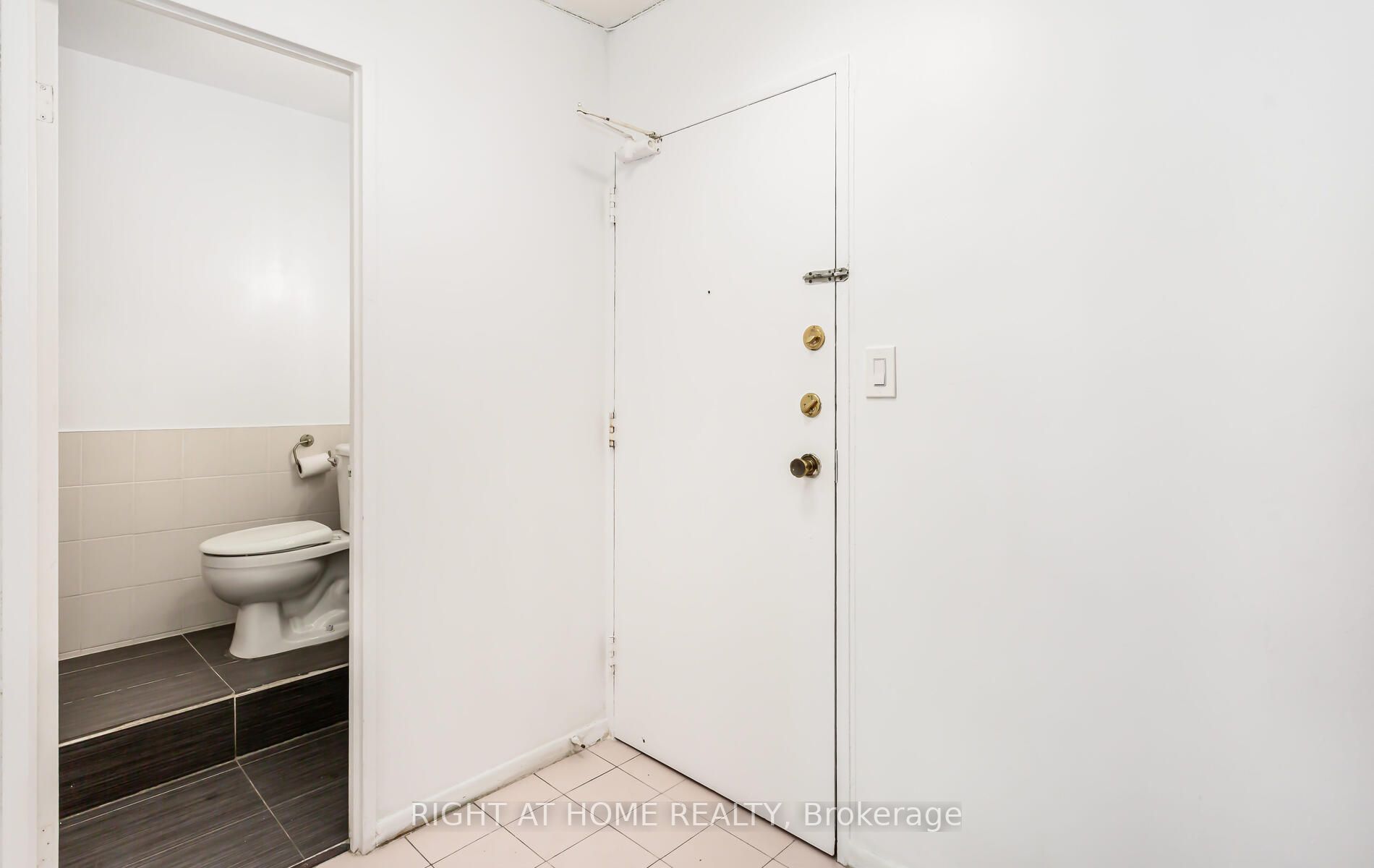 3025 The Credit Woodlands Drive, #208