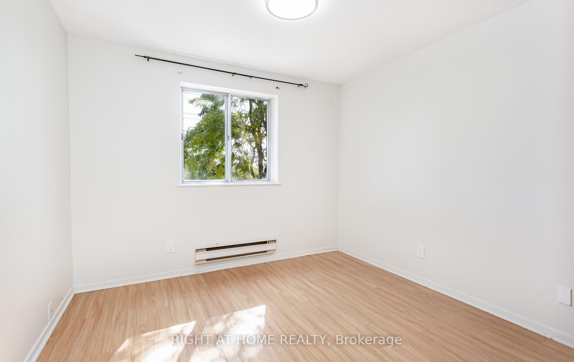 3025 The Credit Woodlands Drive, #208
