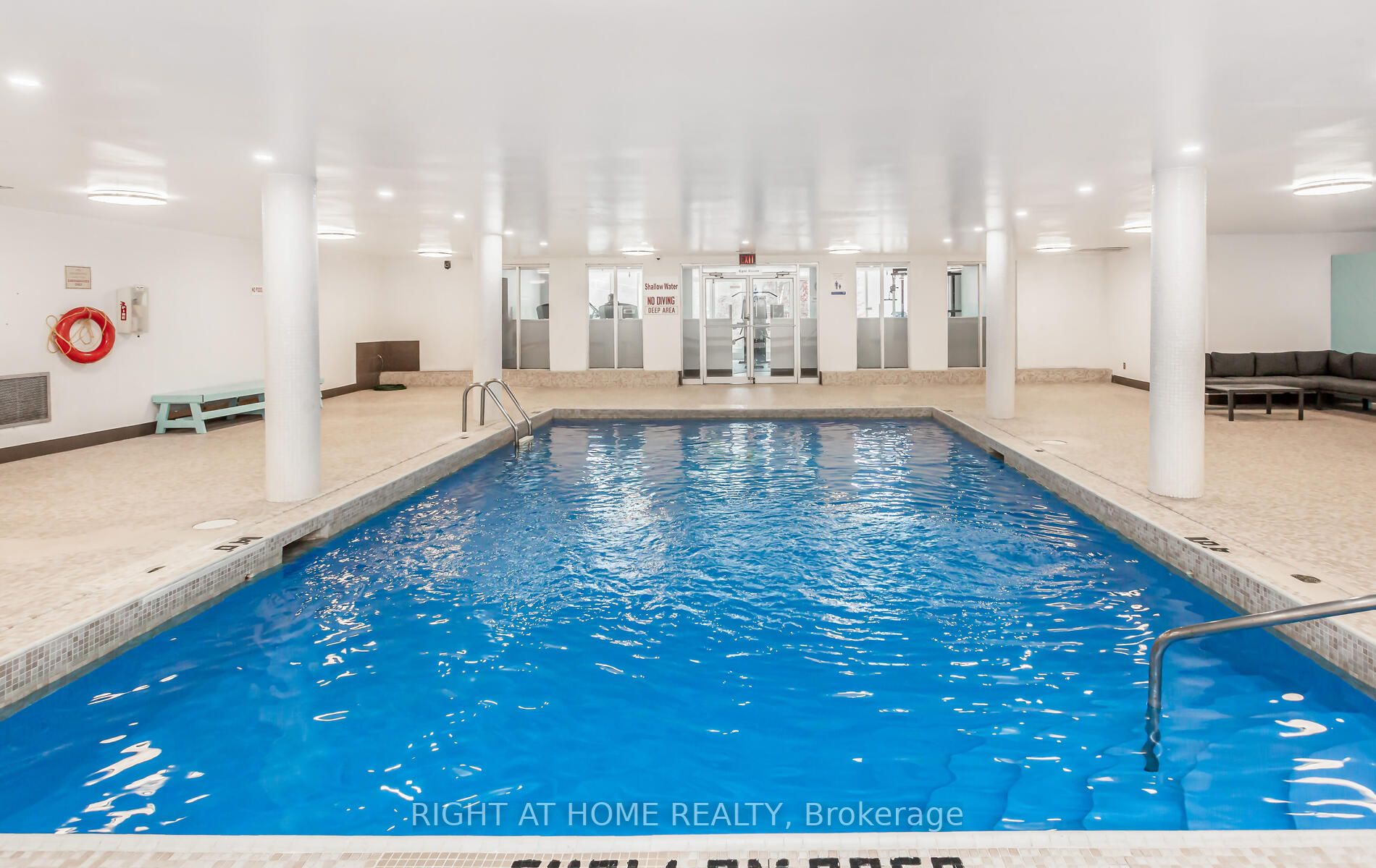 3025 The Credit Woodlands Drive, #208