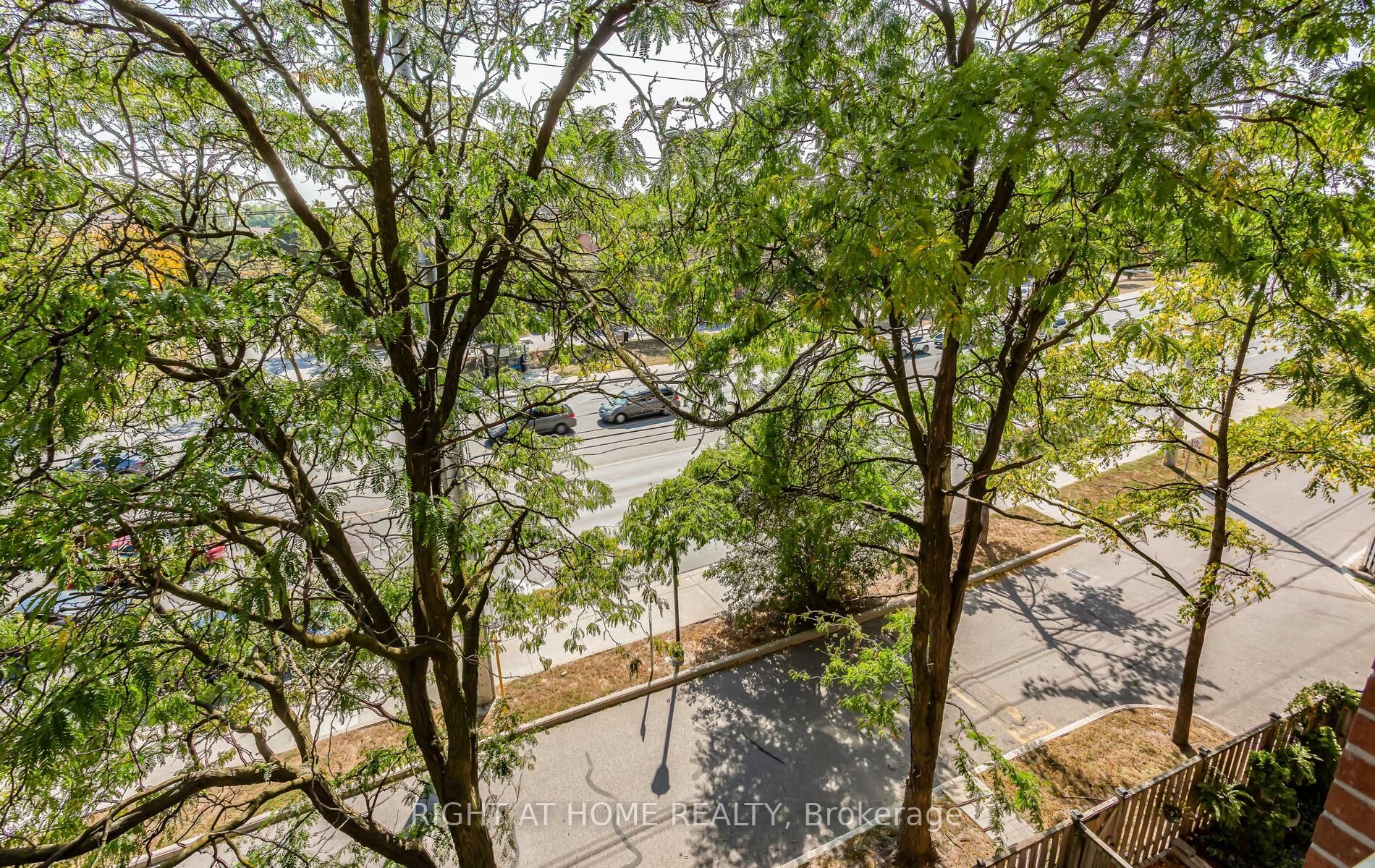 3025 The Credit Woodlands Drive, #208