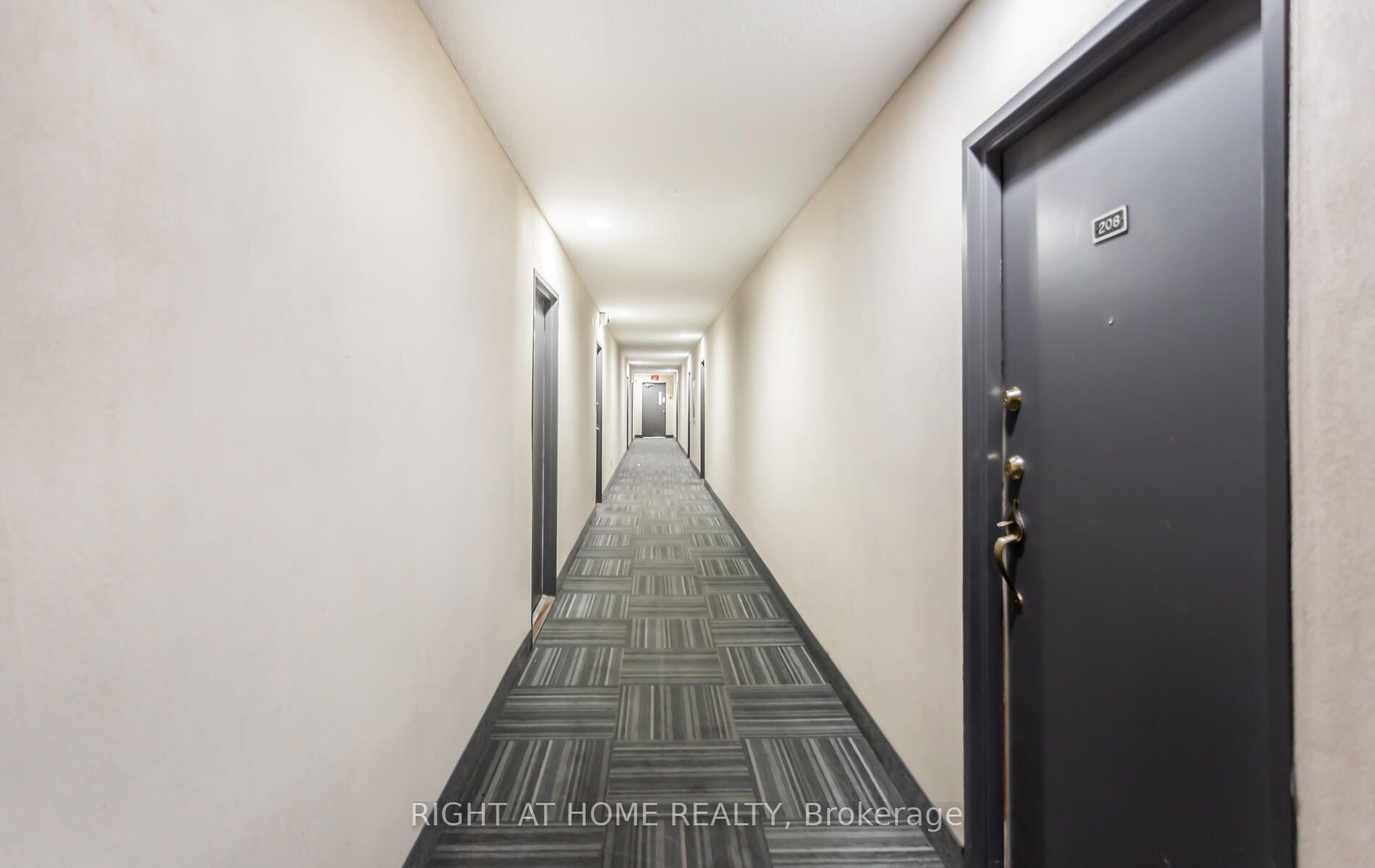 3025 The Credit Woodlands Drive, #208