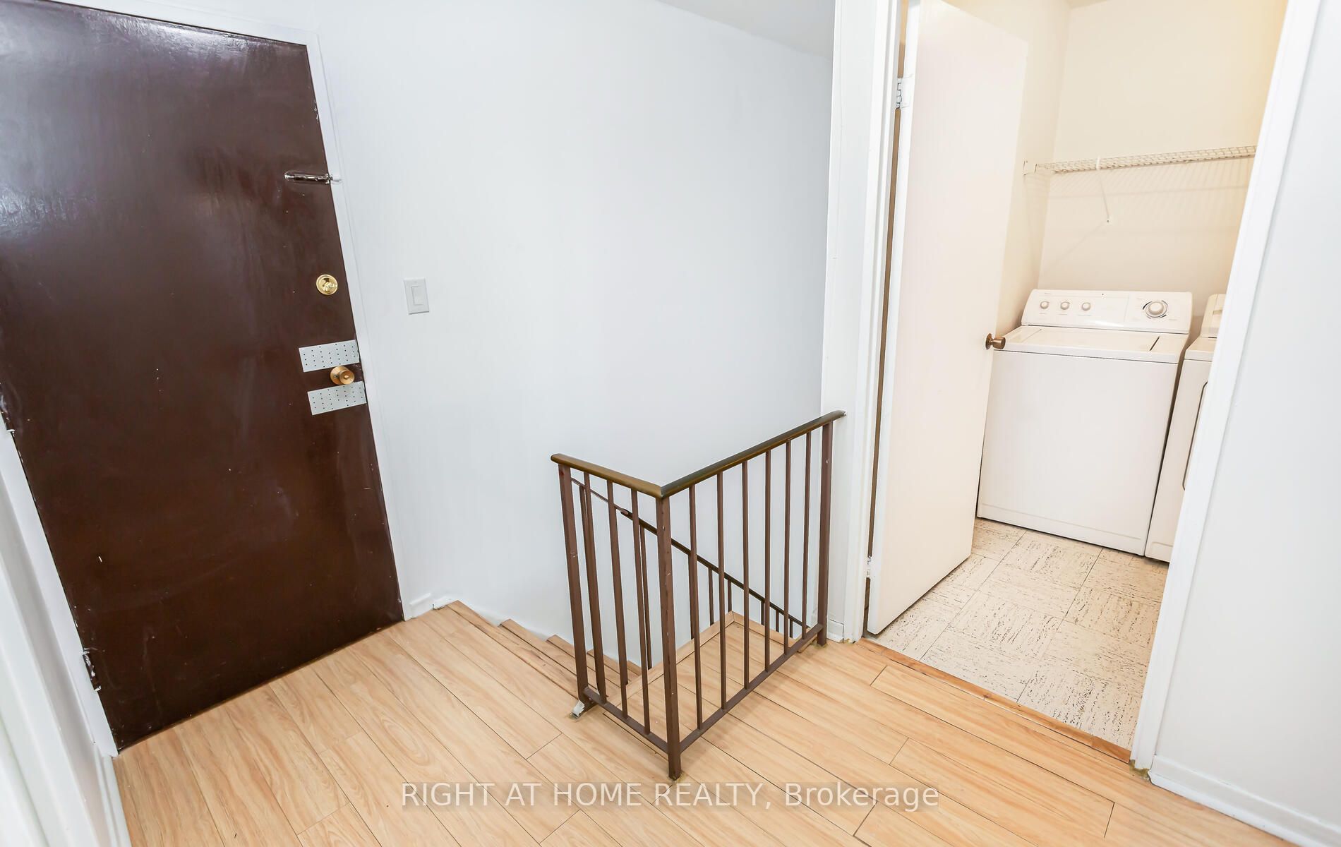 3025 The Credit Woodlands Drive, #208