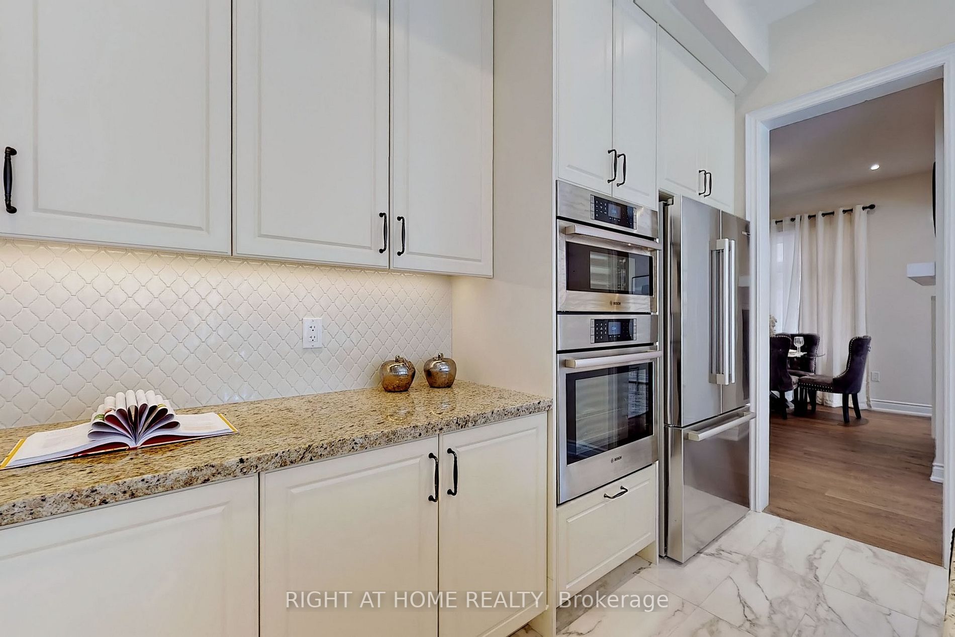 1316 Queens Plate Rd
