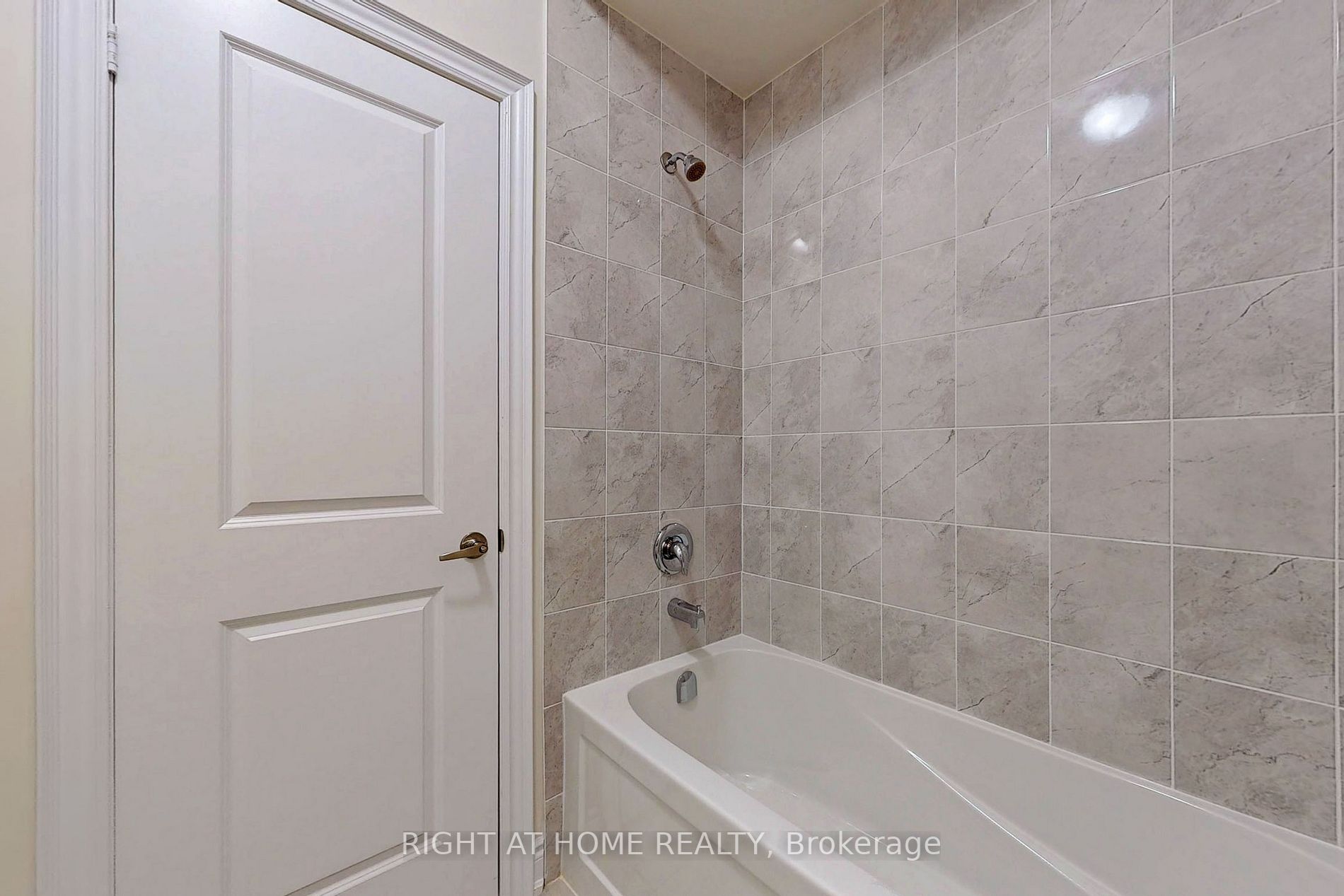 1316 Queens Plate Rd