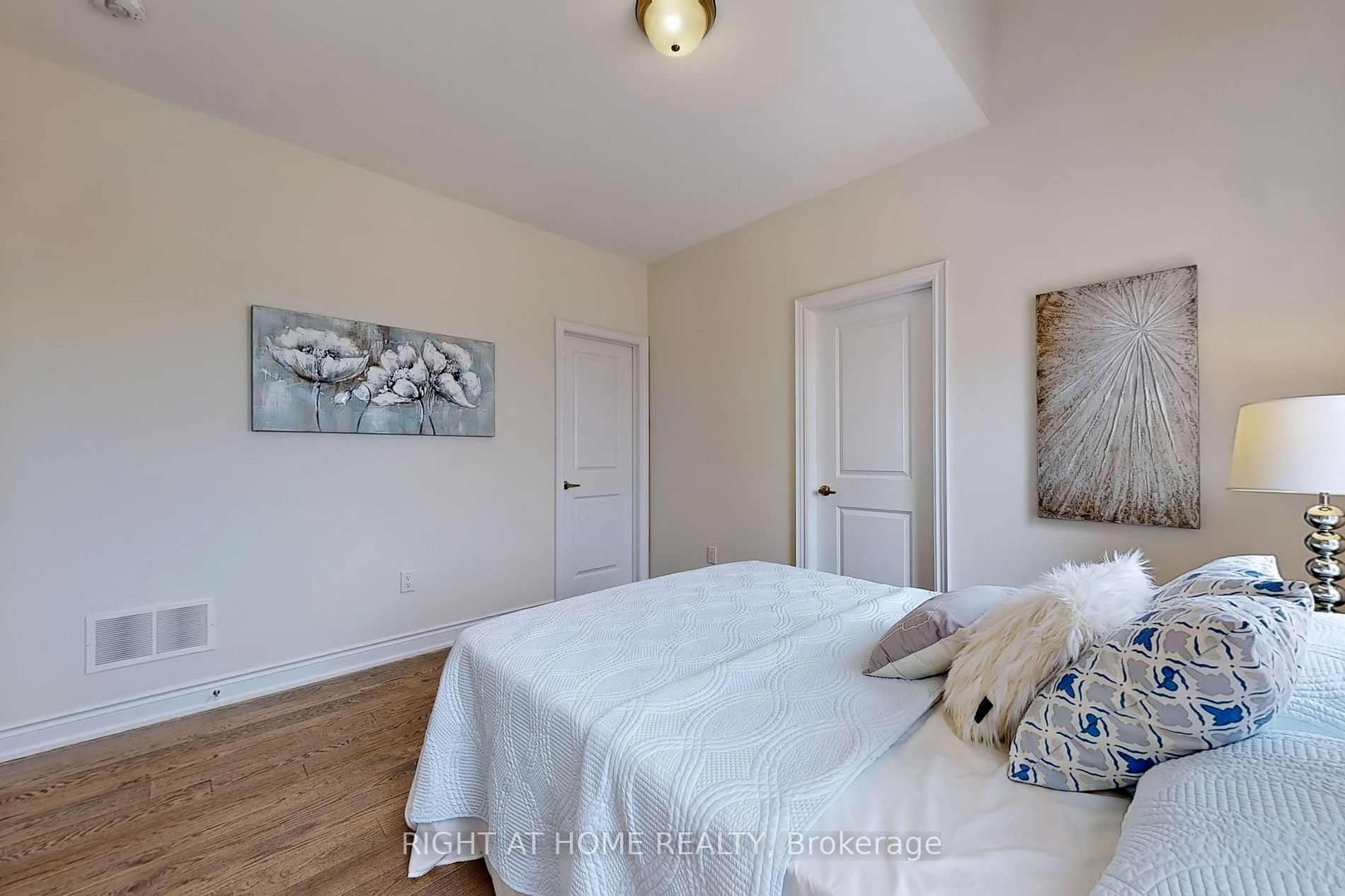 1316 Queens Plate Rd