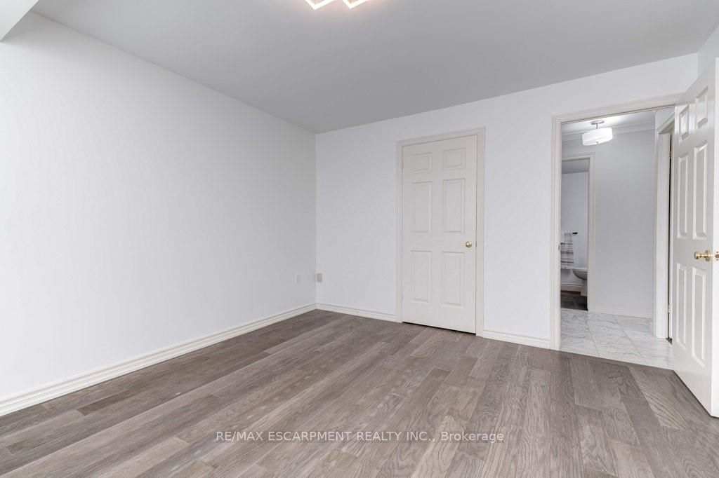 2121 Lakeshore Rd, #405