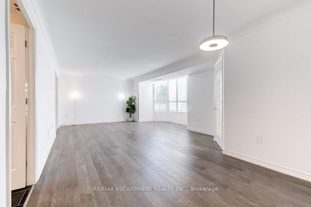 2121 Lakeshore Rd, #405