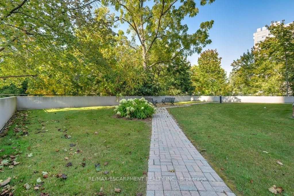 2121 Lakeshore Rd, #405