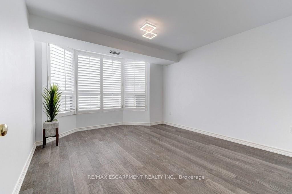 2121 Lakeshore Rd, #405