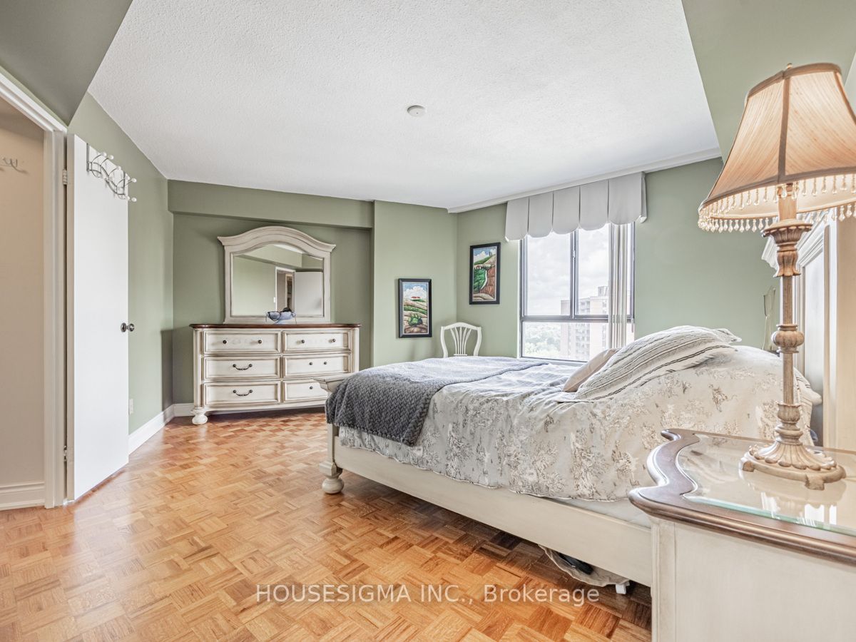 300 Mill Rd, #Ph40