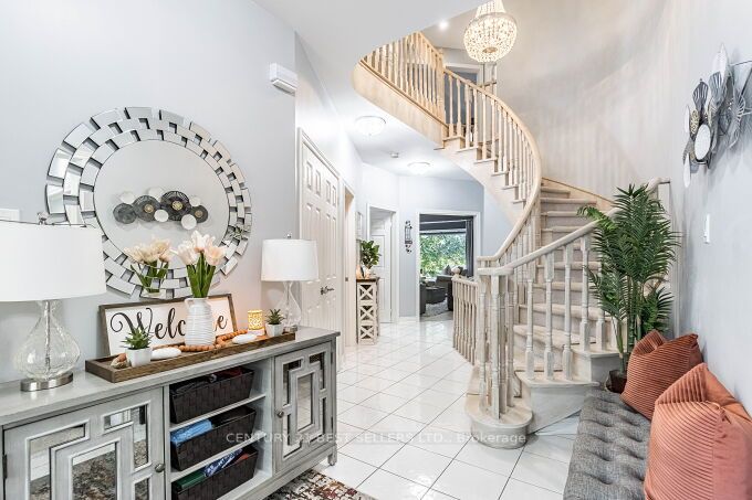 43 Gooderham Dr