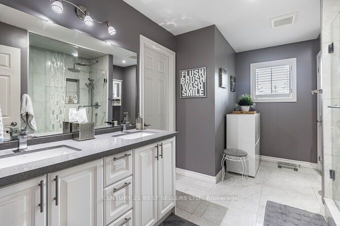 43 Gooderham Dr