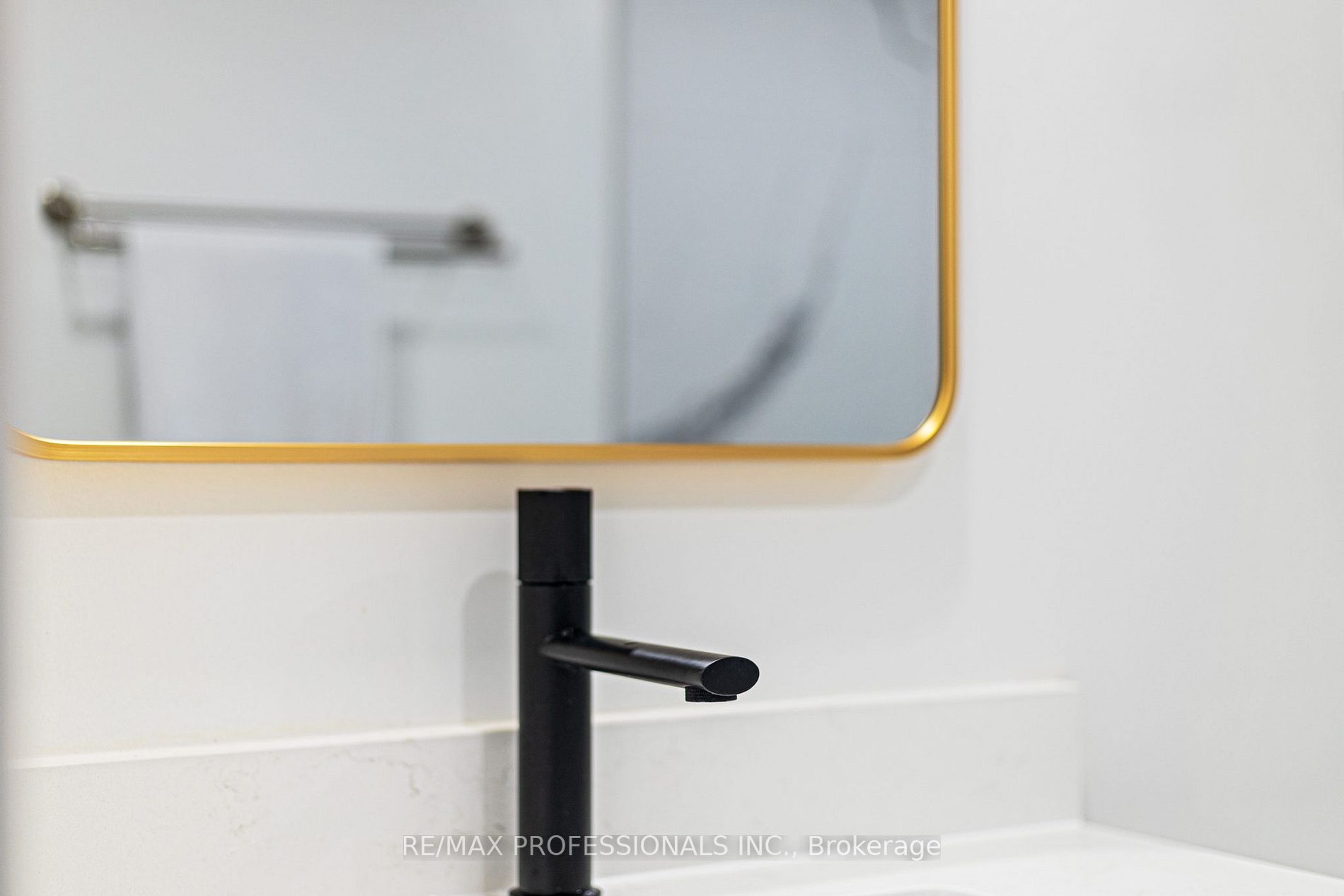 2091 Hurontario St, #108