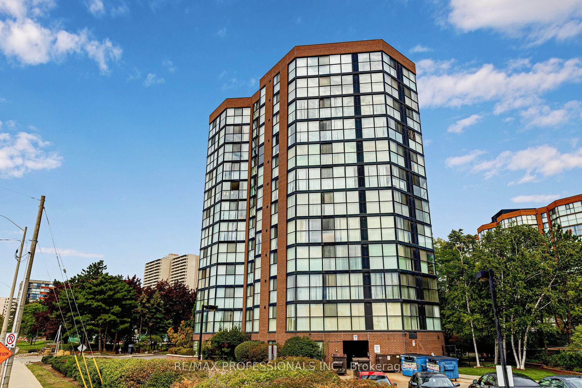 2091 Hurontario St, #108