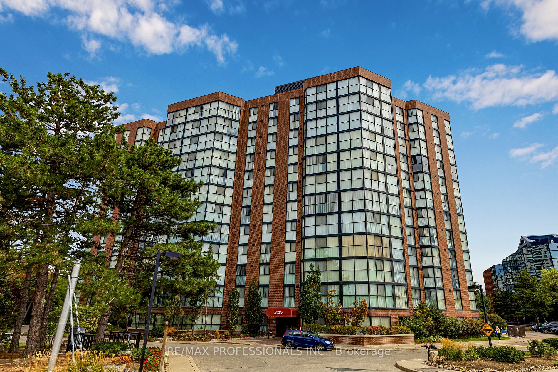 2091 Hurontario St, #108