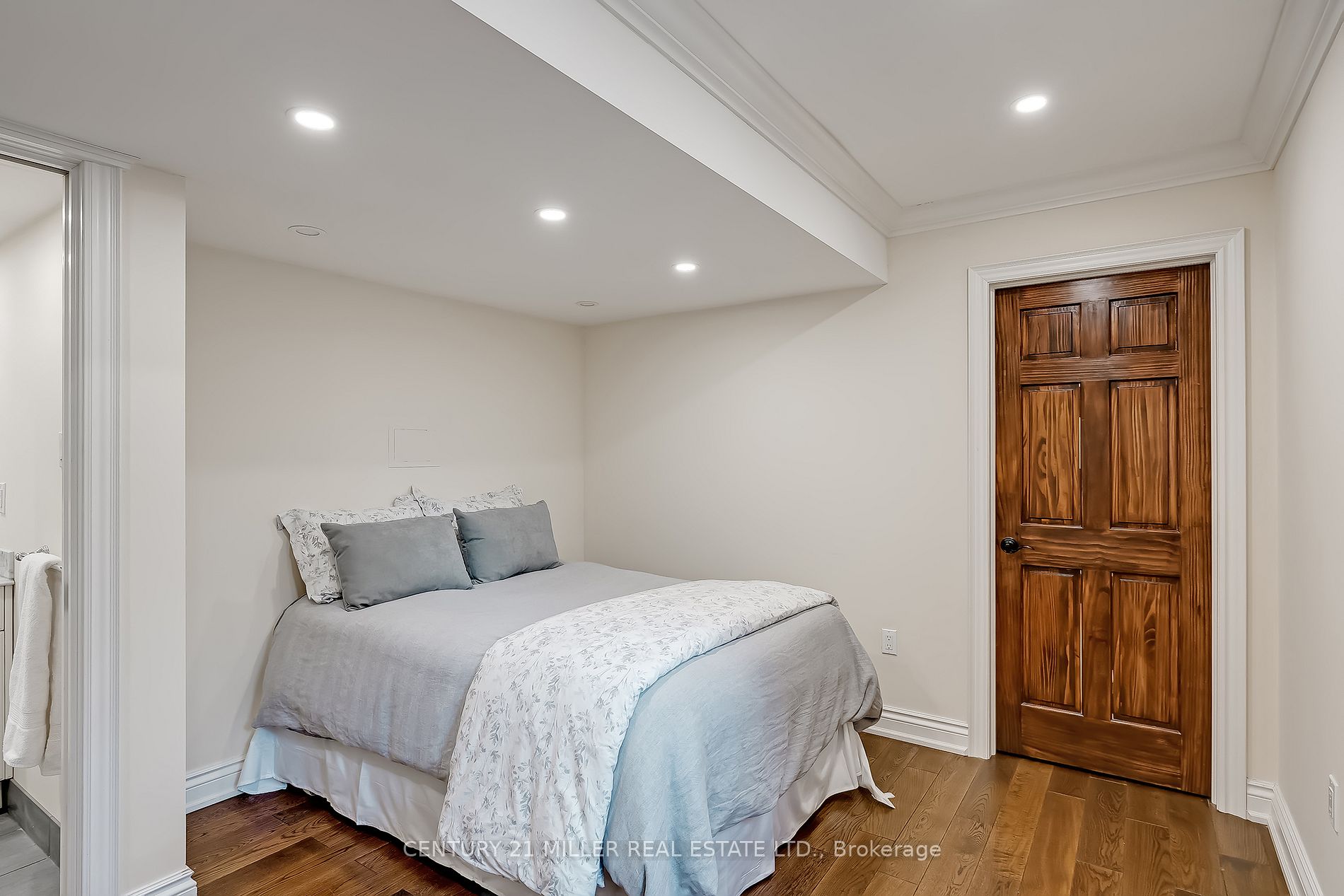 35 Cameo St