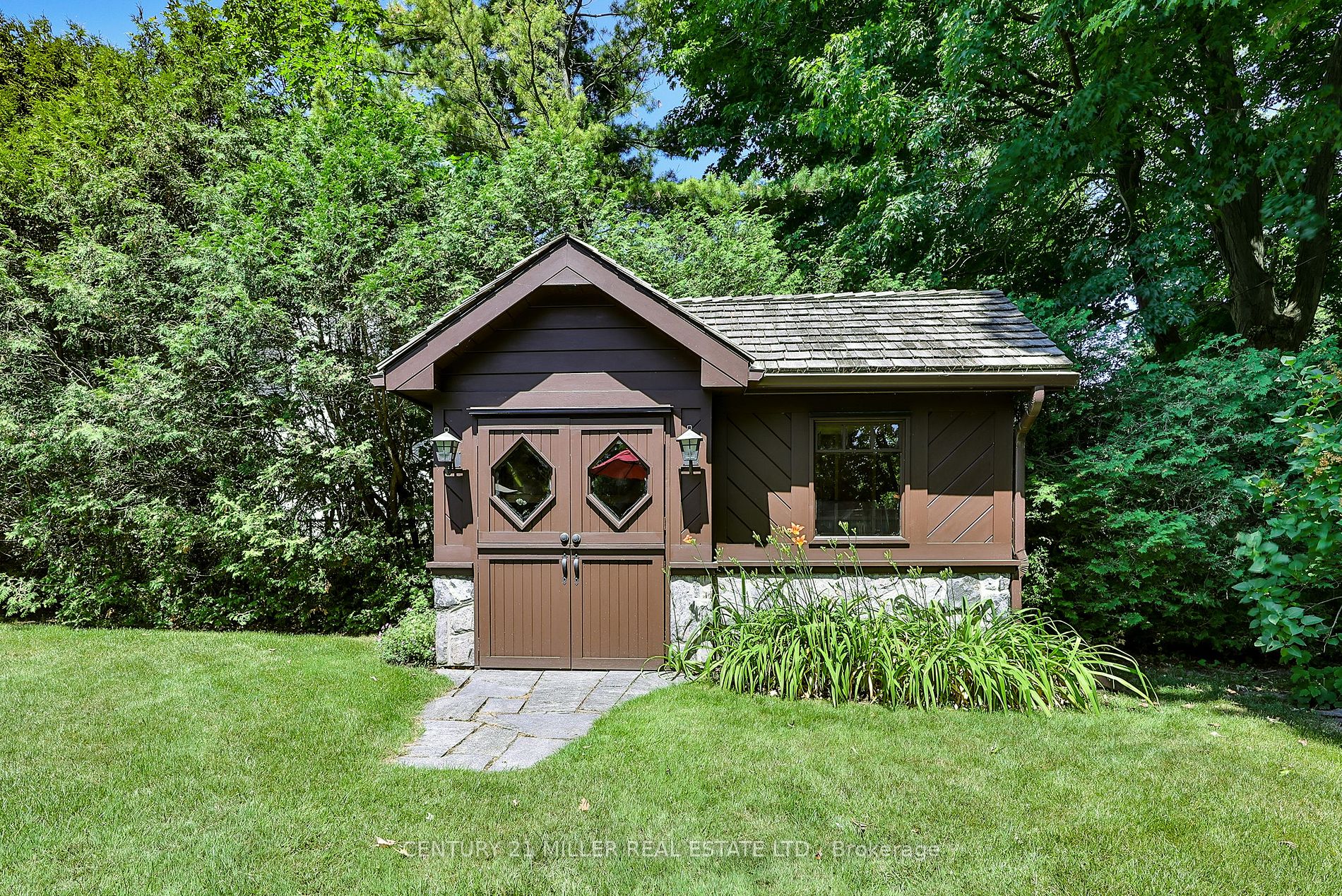 35 Cameo St