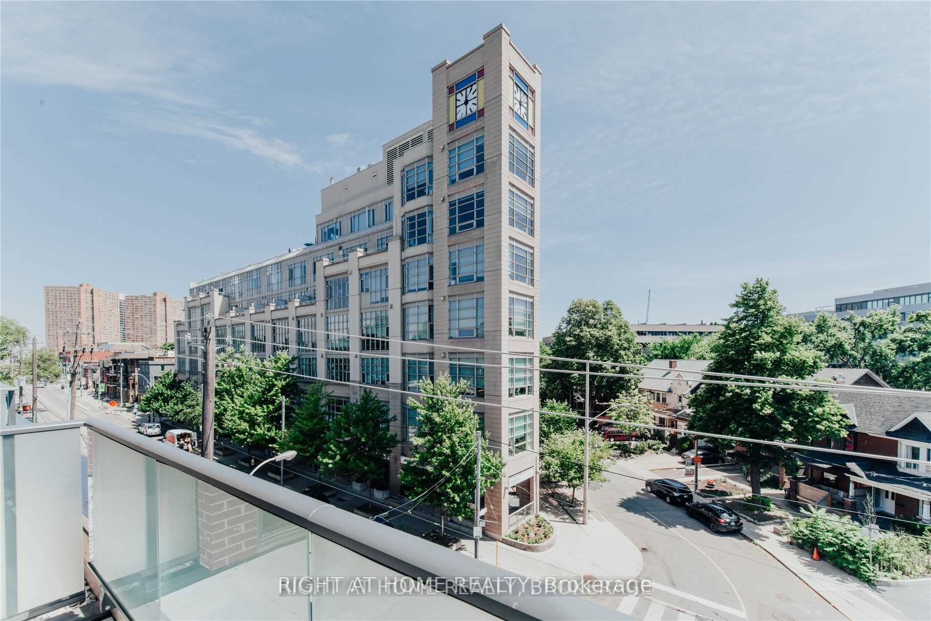 430 Roncesvalles Ave, #406