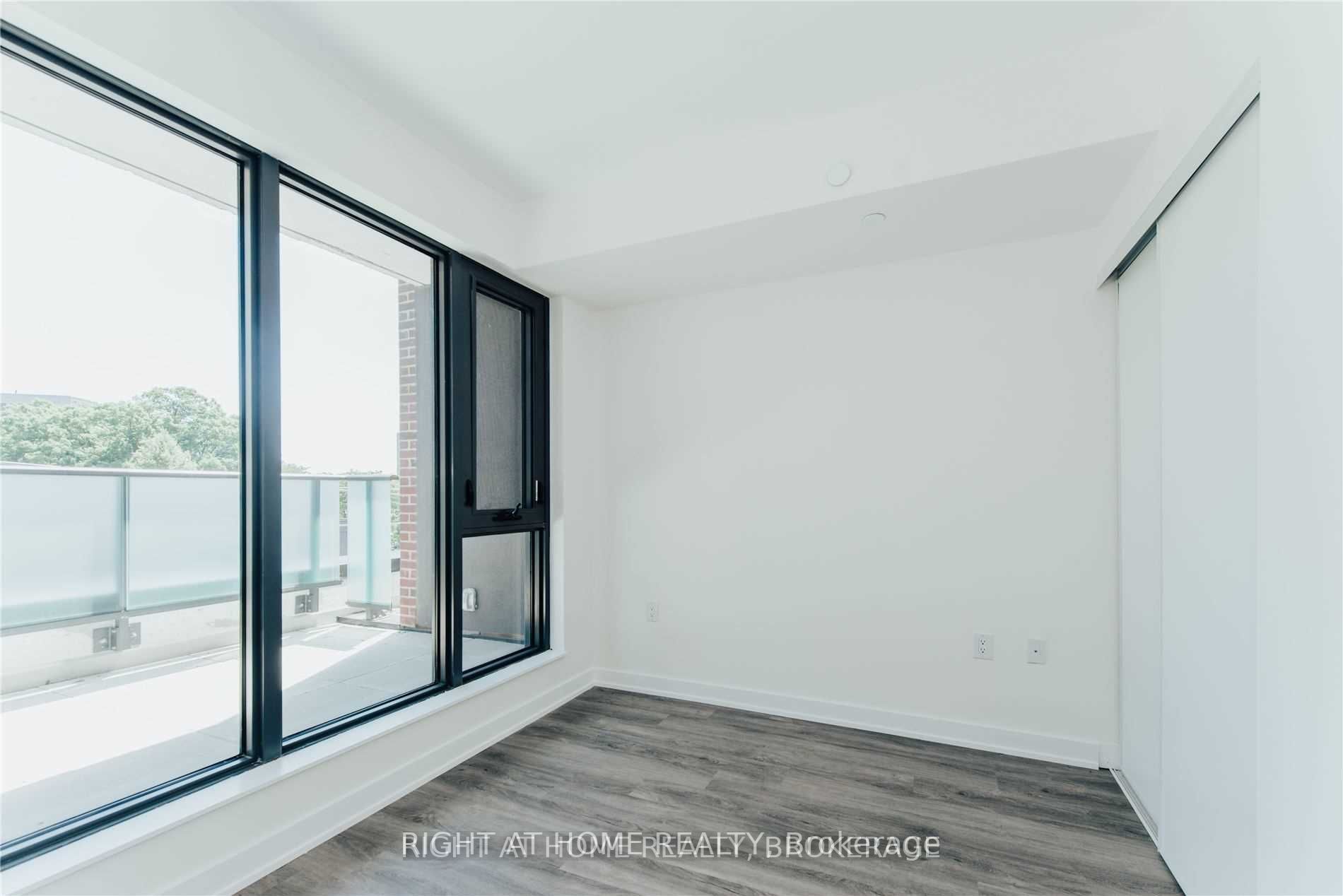 430 Roncesvalles Ave, #406