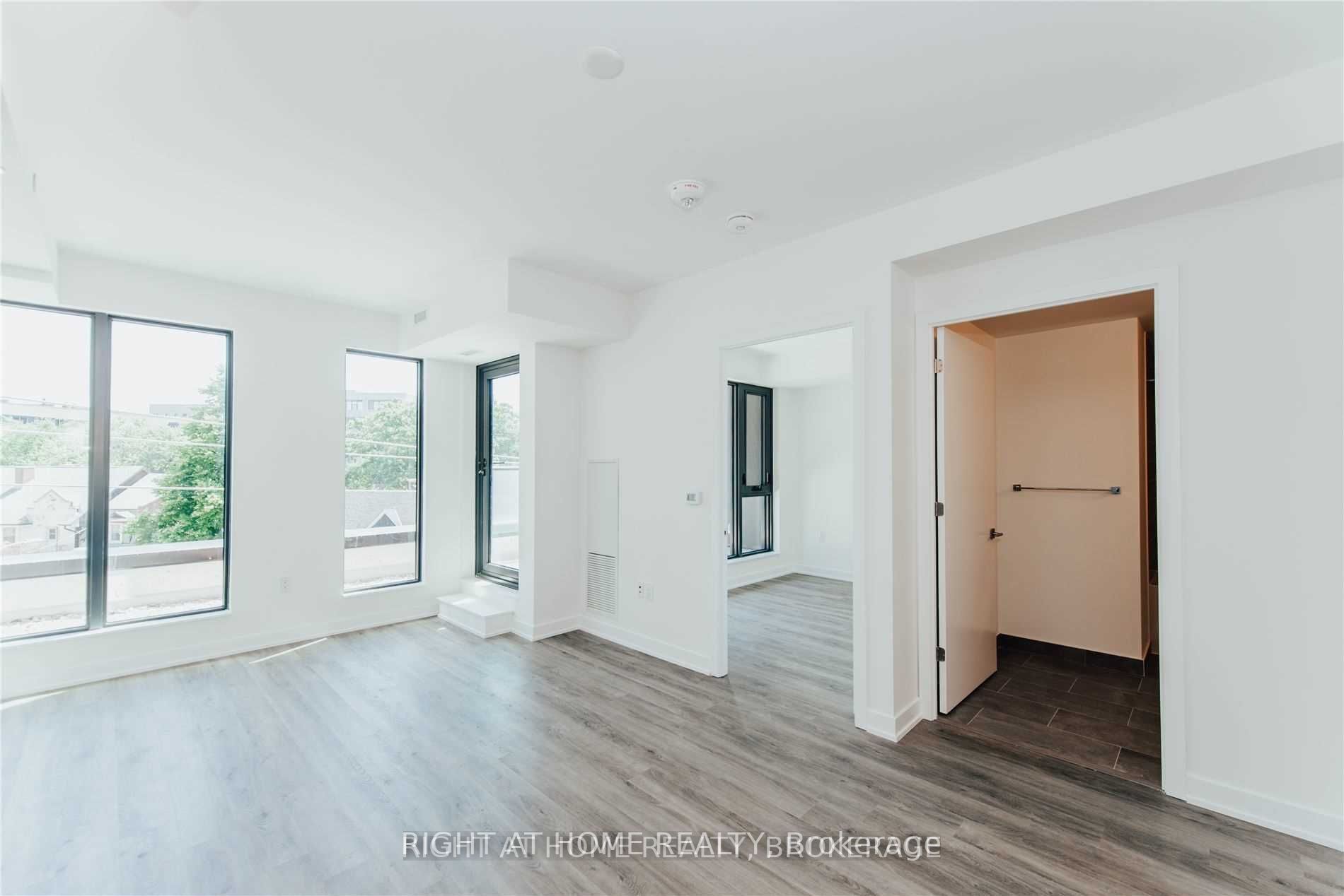 430 Roncesvalles Ave, #406