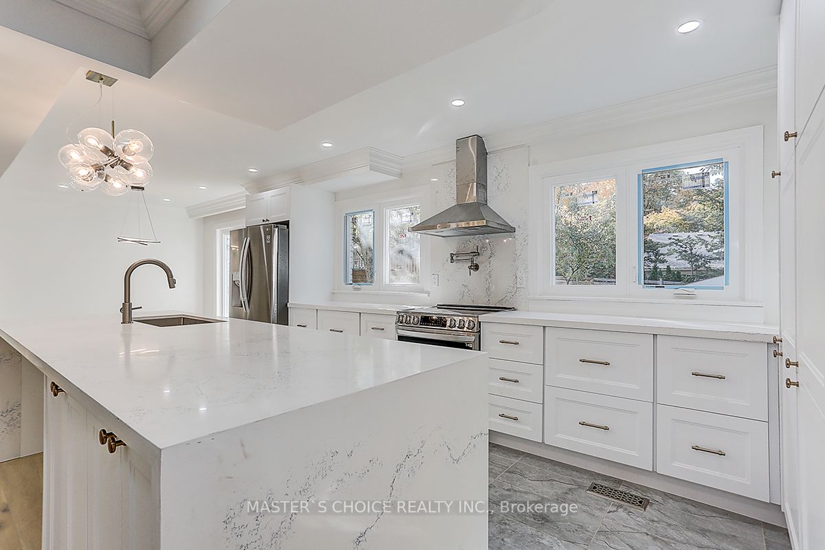 46 Waterford Dr