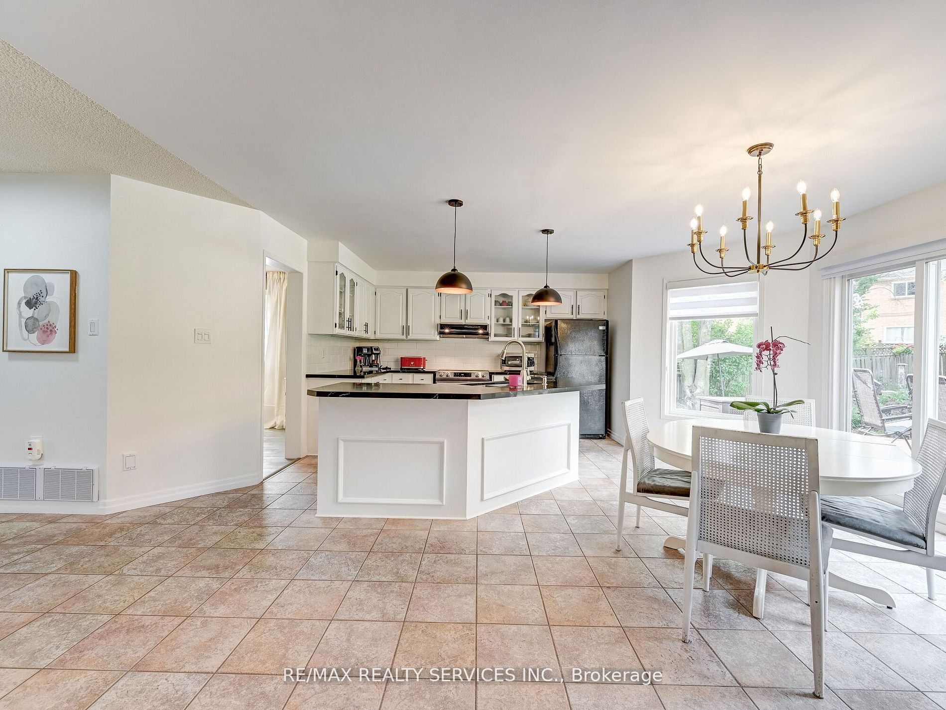 44 Sapphire Cres