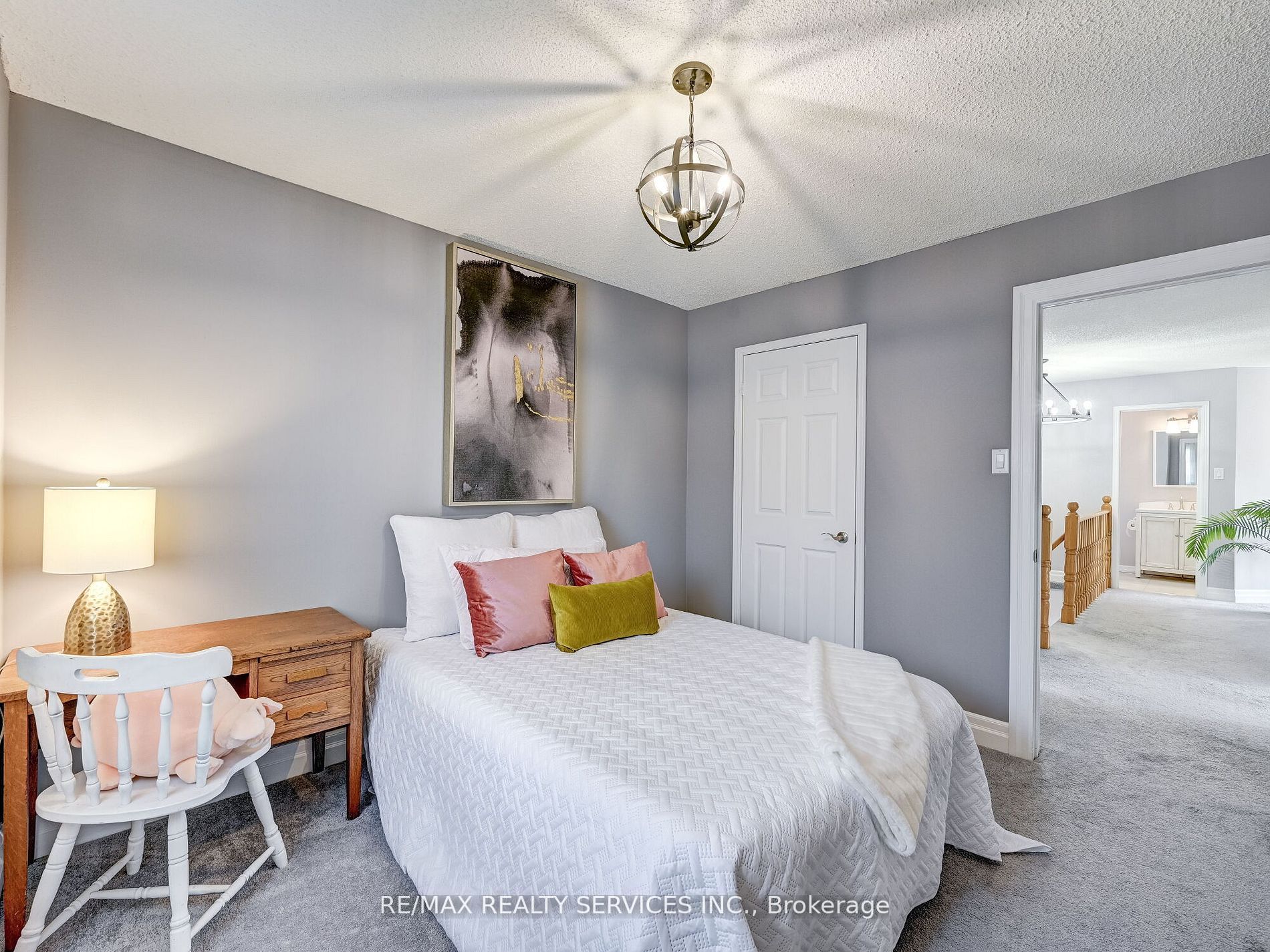 44 Sapphire Cres