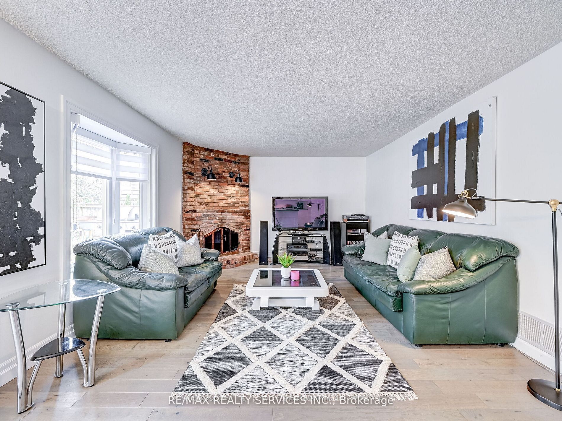 44 Sapphire Cres