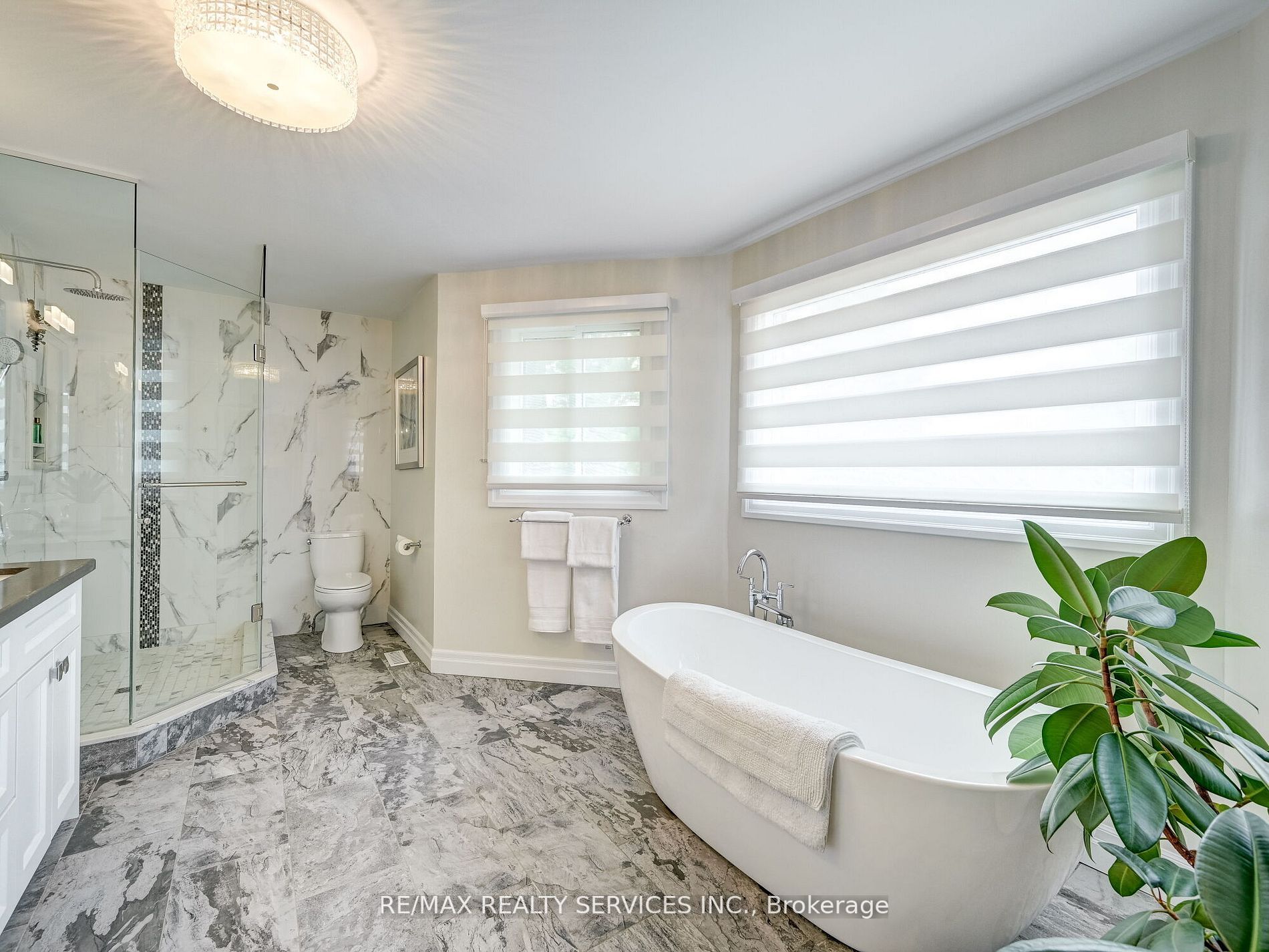 44 Sapphire Cres