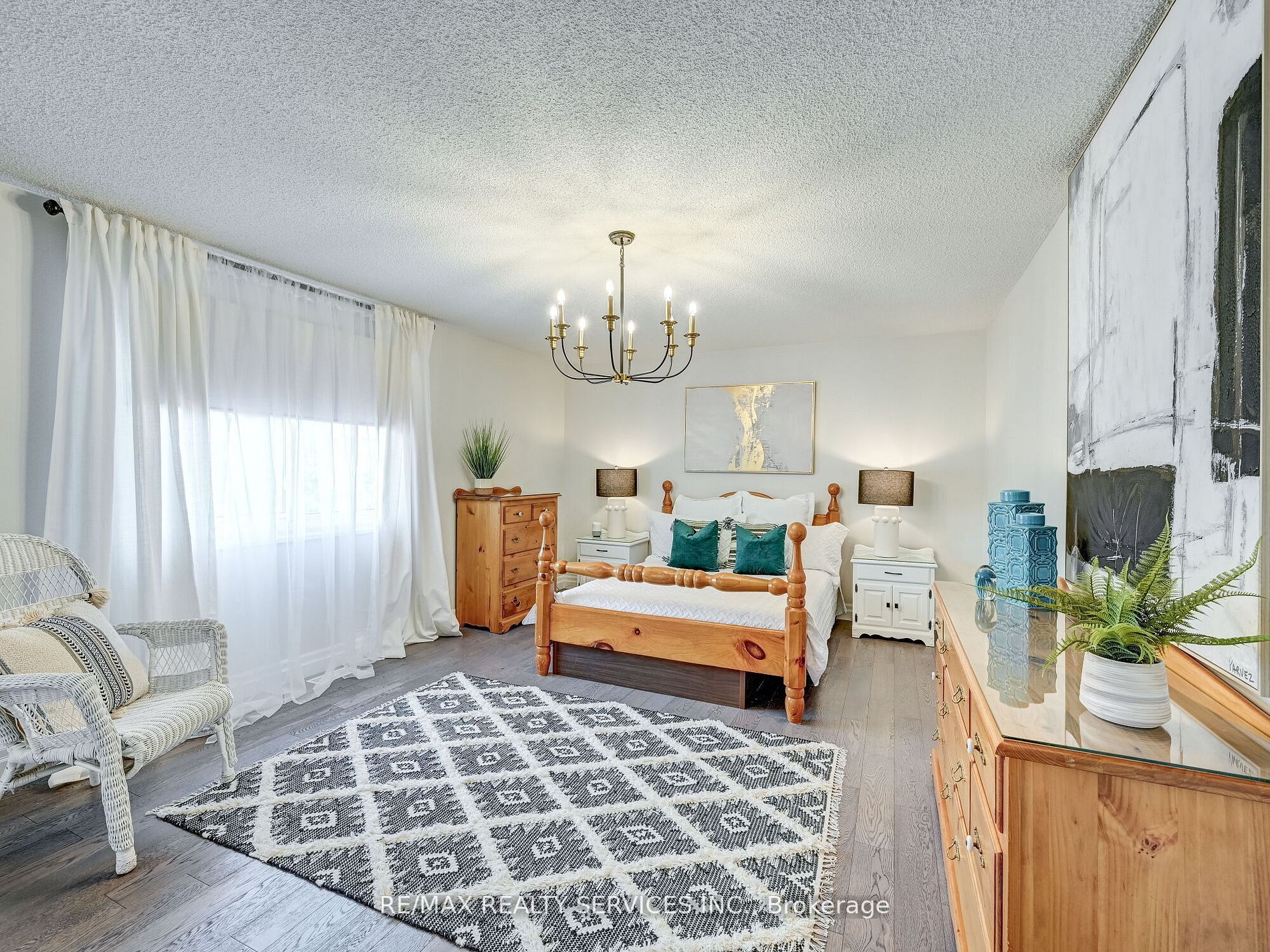 44 Sapphire Cres