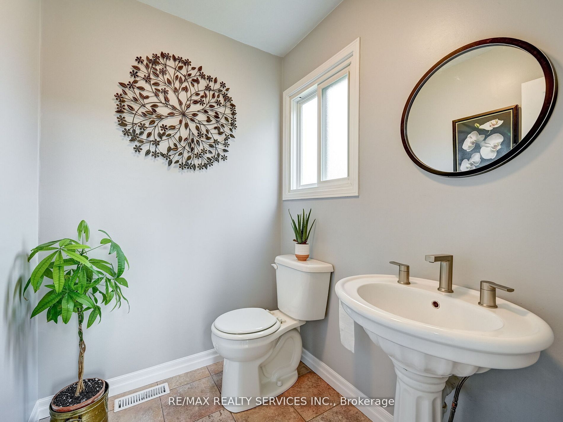 44 Sapphire Cres