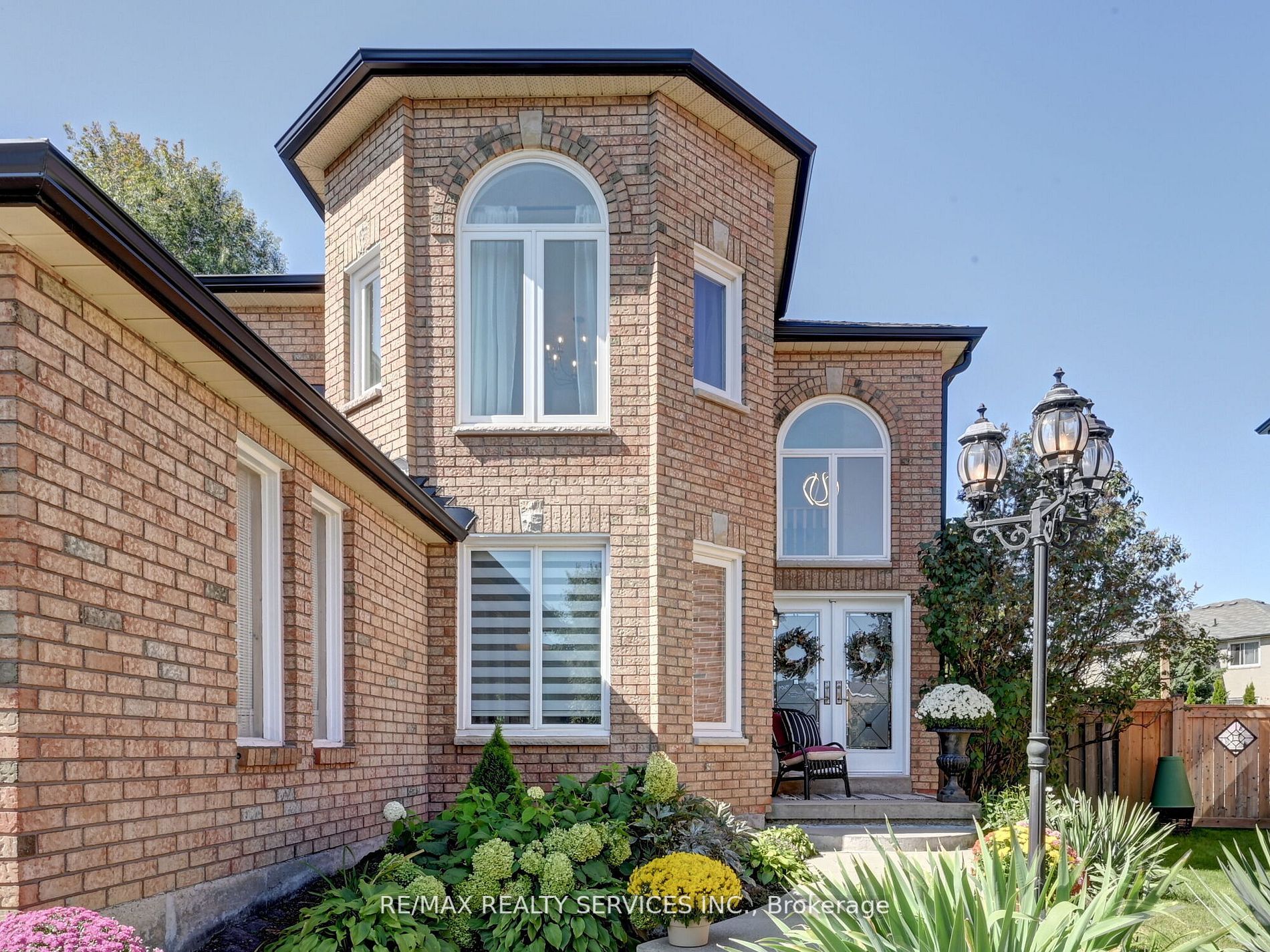 44 Sapphire Cres