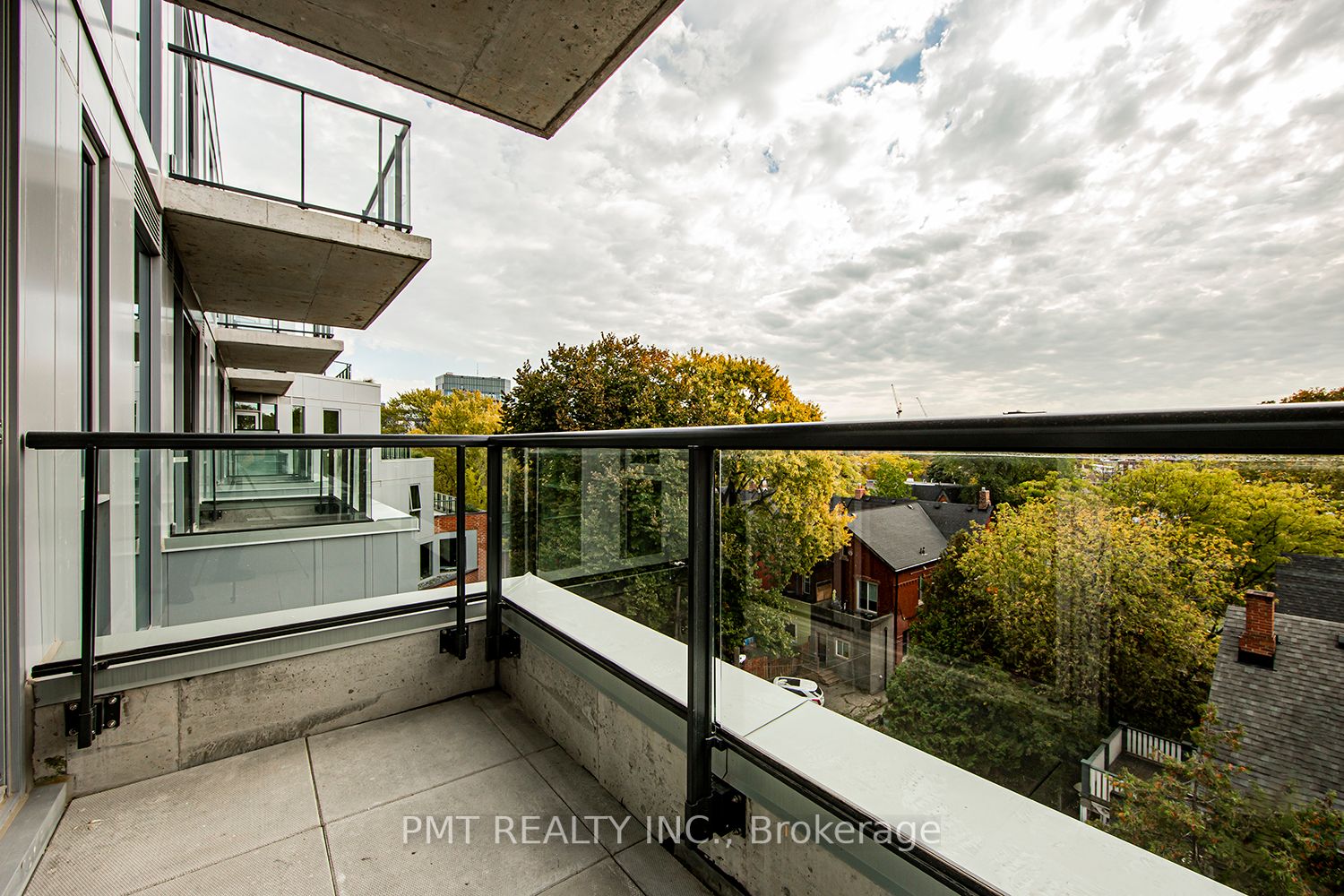 57 Brock Ave, #501