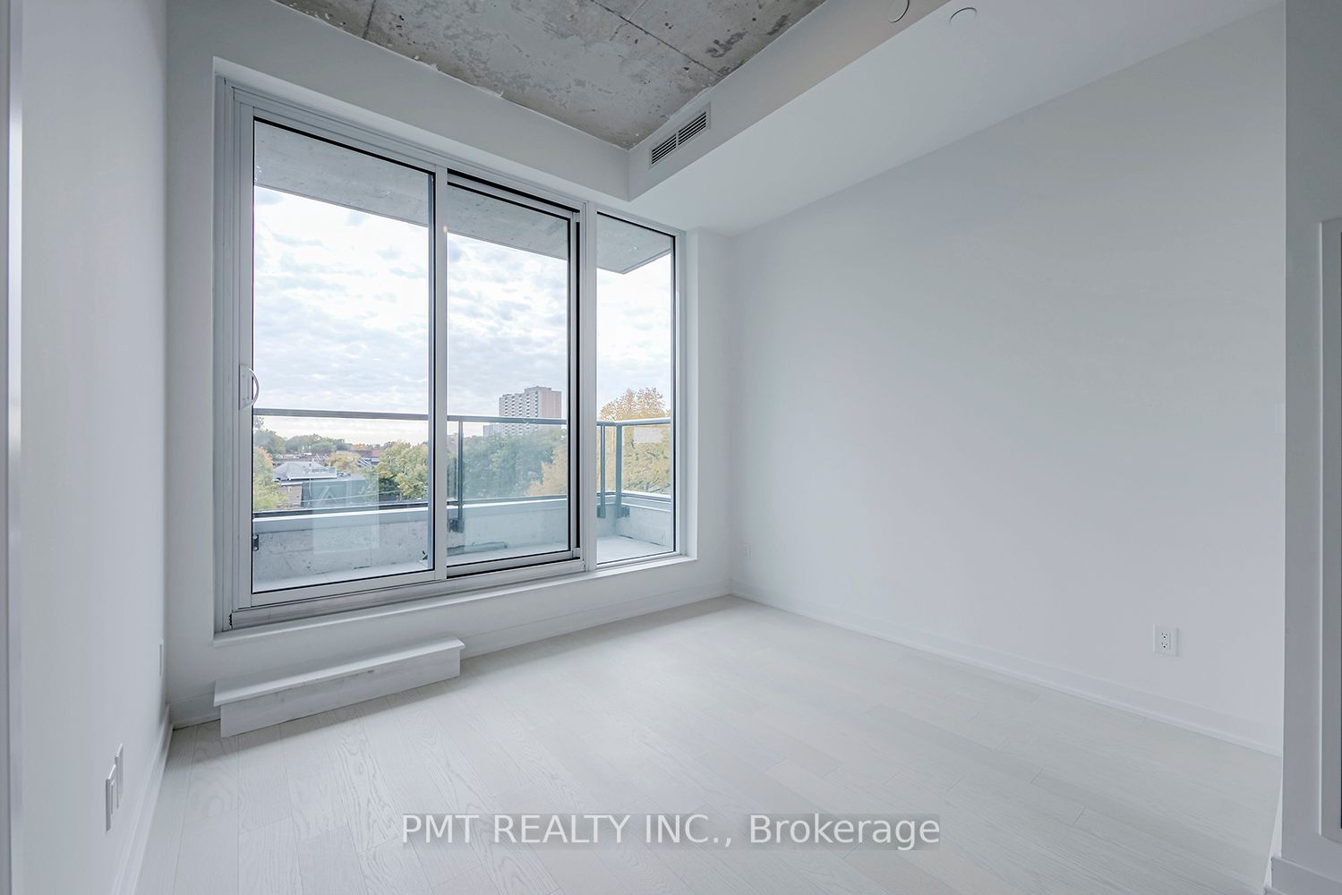 57 Brock Ave, #501
